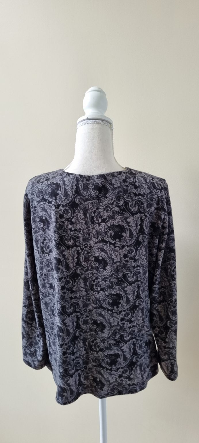 Lisa Law Cardigan Size 16, image 3
