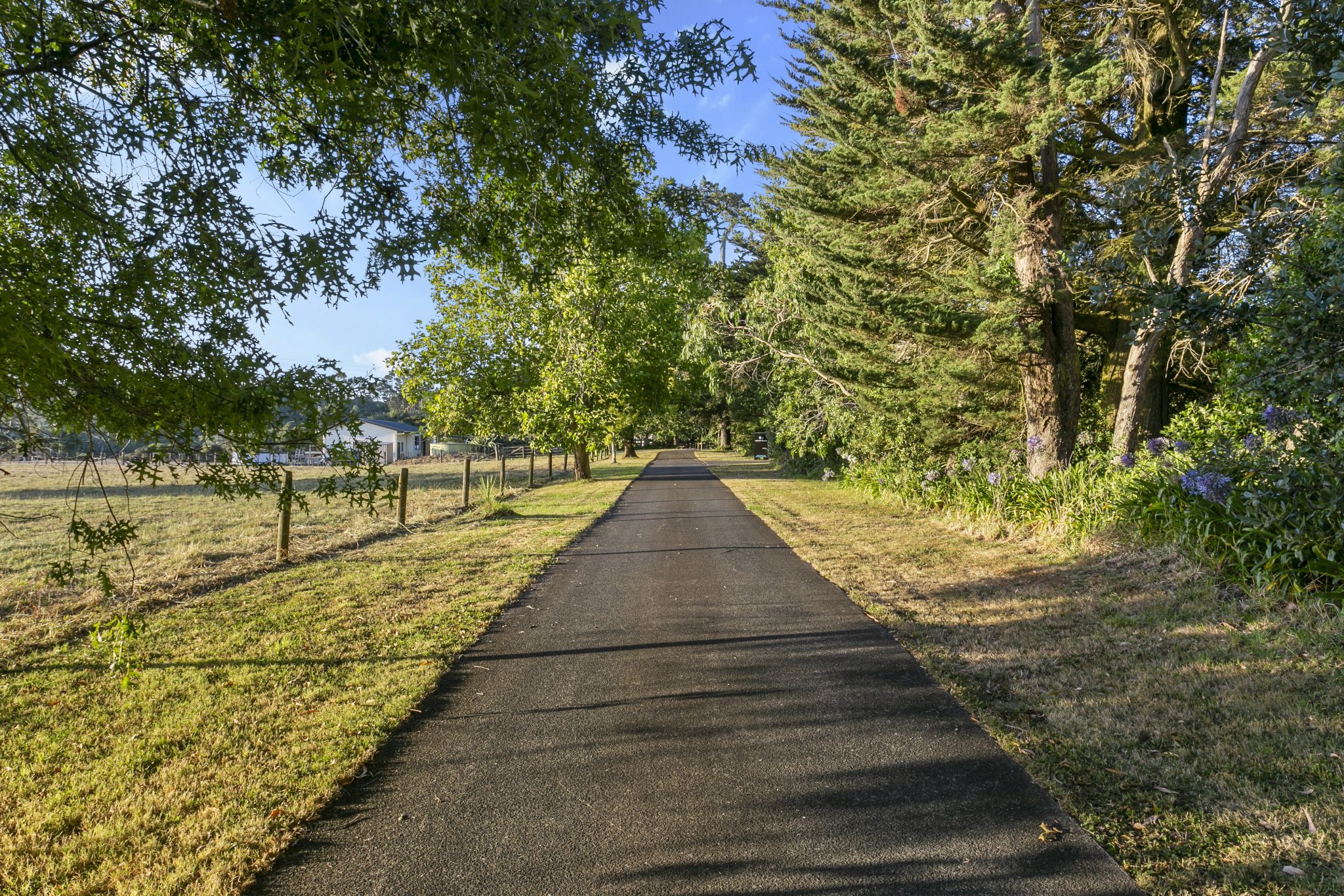 Premier Waimauku setting with easy access to SH16 — slide 15