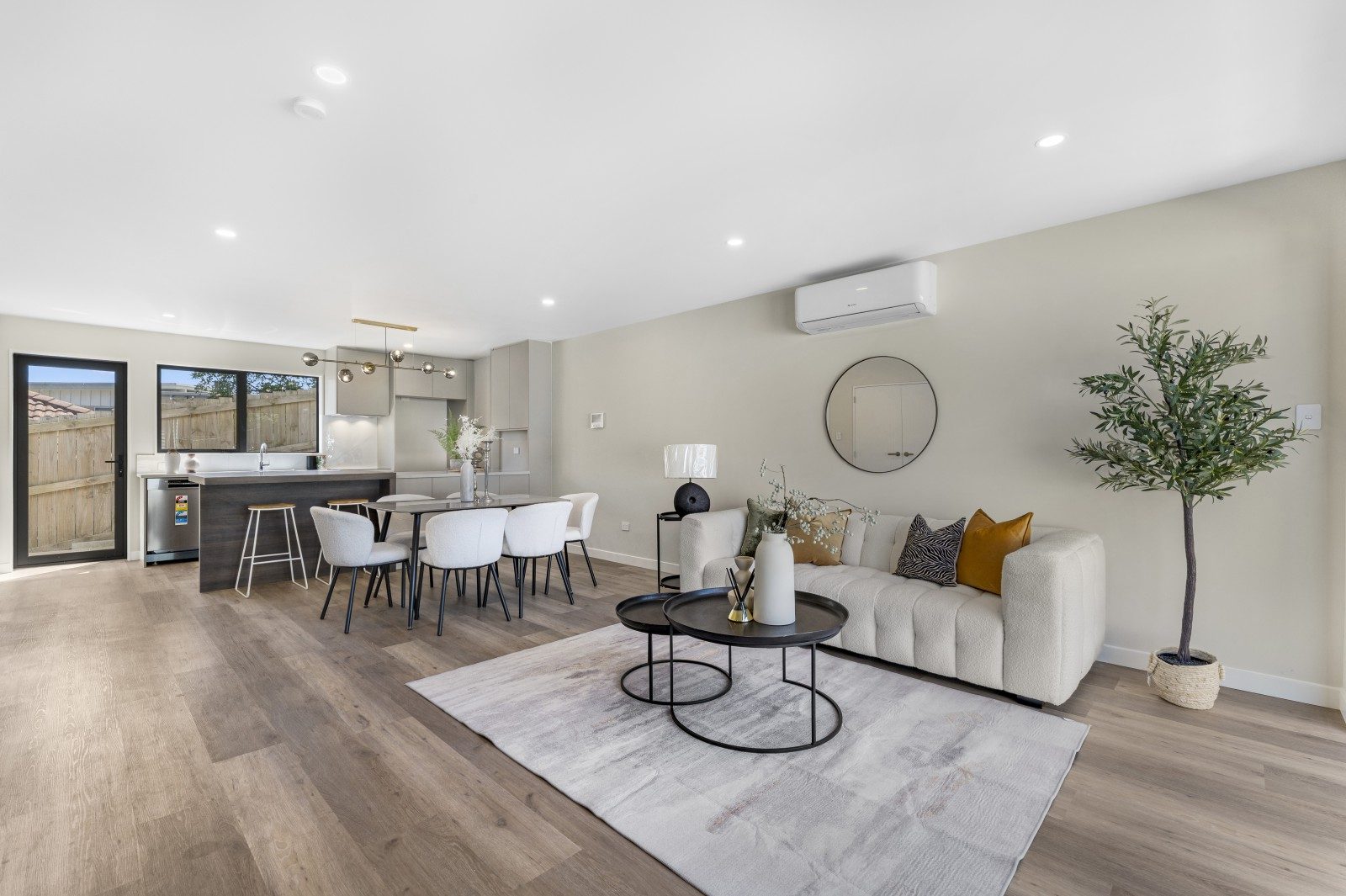 Brand new, move-in-ready 4-bedrooms in Three King — slide 1