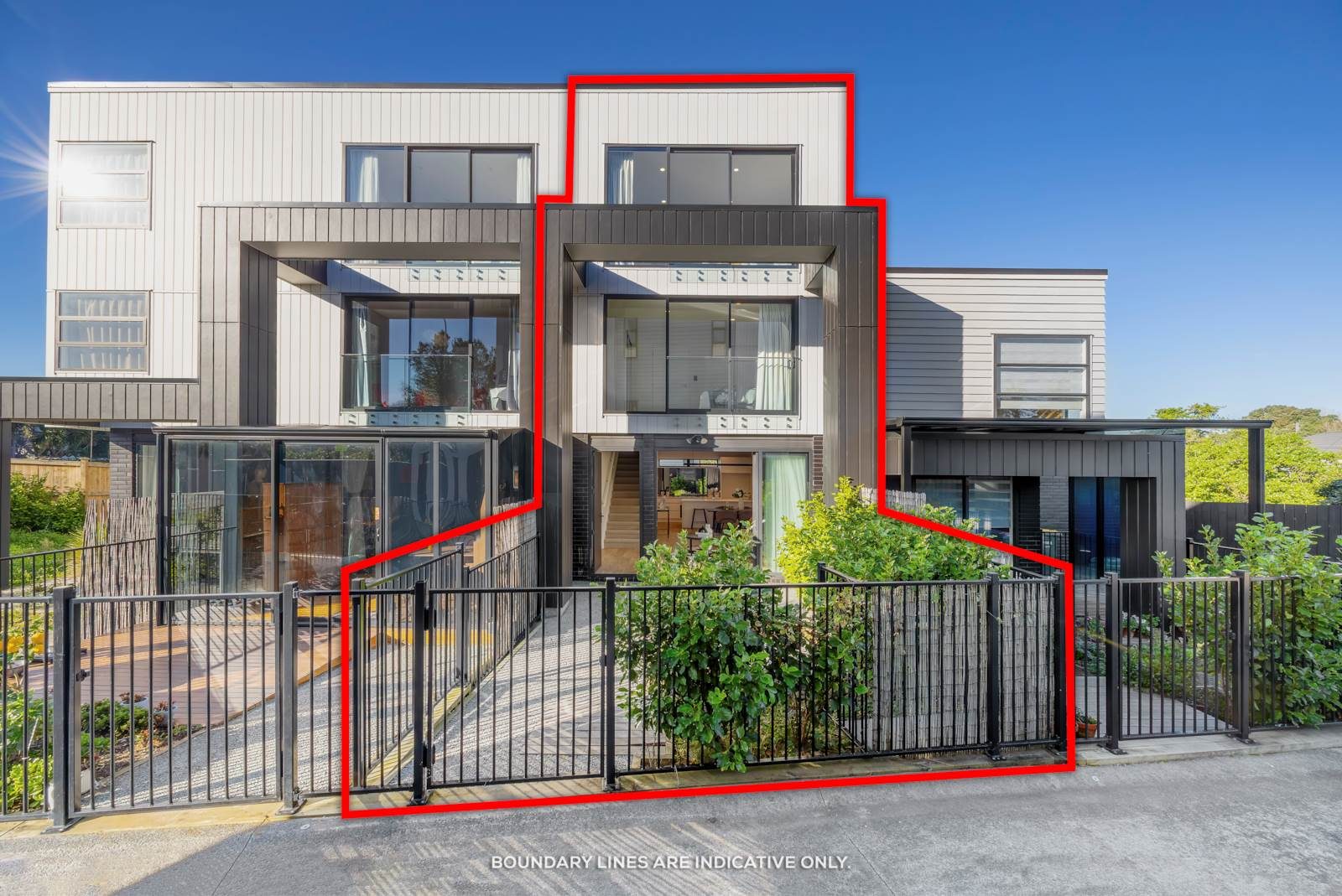 Modern Family Living in Central Auckland — slide 26