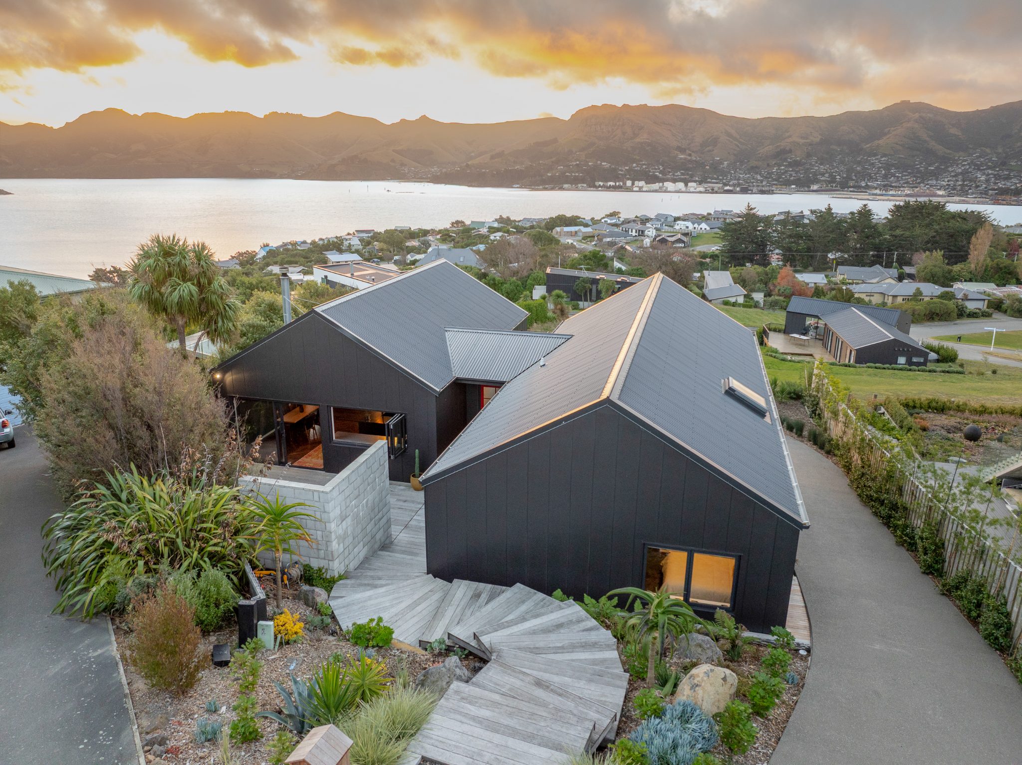 Diamond-Standard Living with Panoramic Views — slide 1
