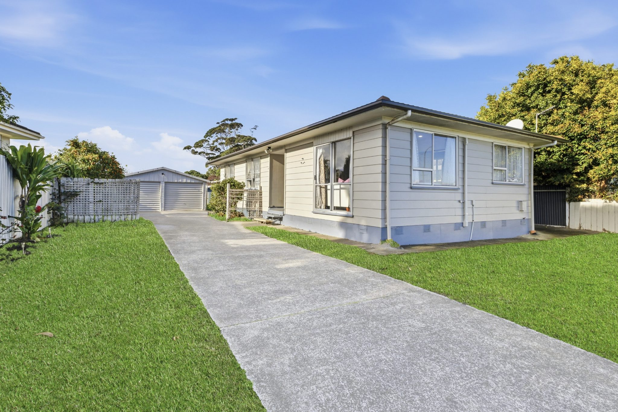 Blank Canvas with Services - 600m² Prime Site! — slide 2