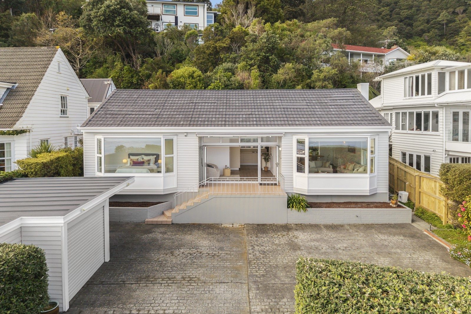Wonderful Waterfront- Single Level & Easy Care — slide 2