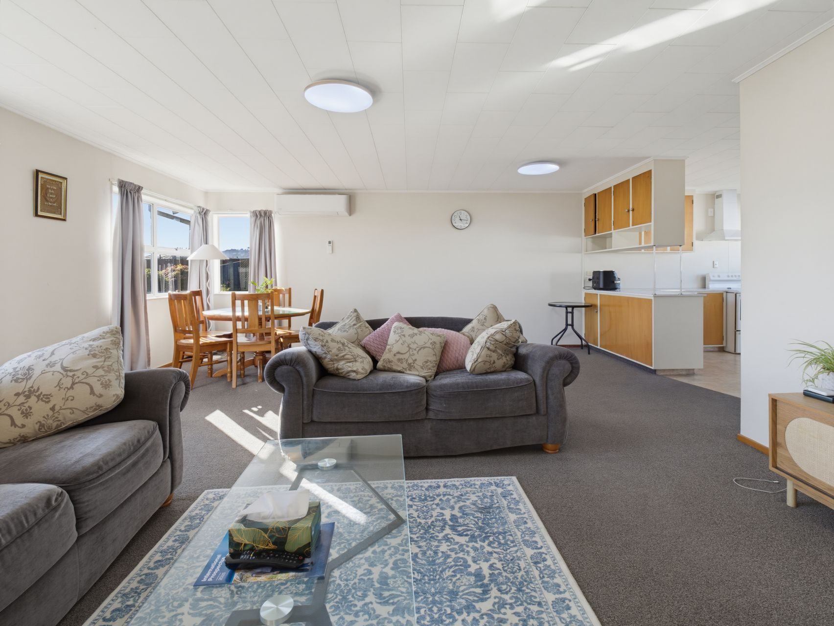 Easy Stoke Living with Strong Rental Appeal — slide 2