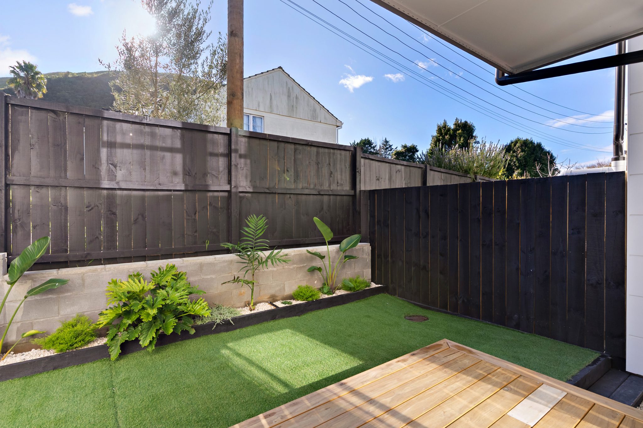 Freestanding Townhouse - plus a Mountain! — slide 2