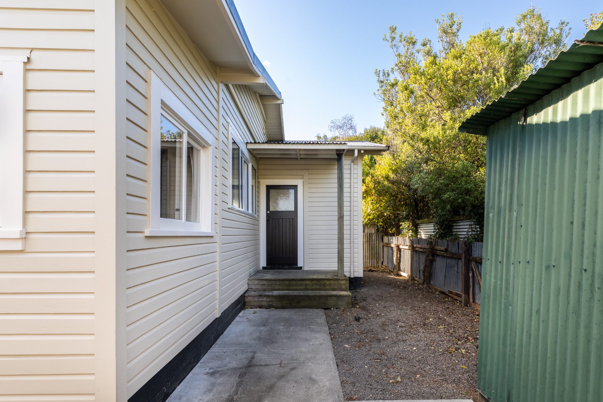 Beautifully Refreshed Character Bungalow — slide 17