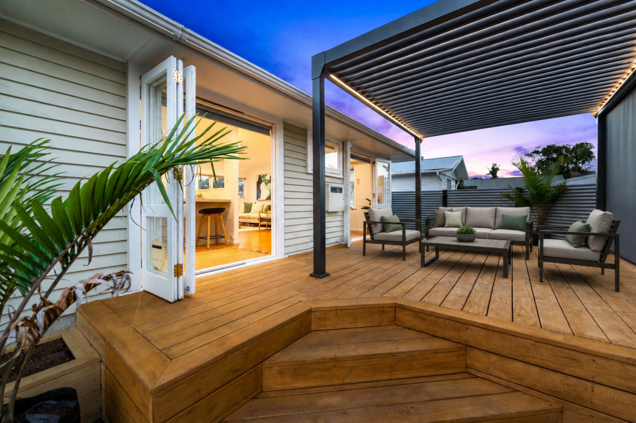 SOLD UNDER THE HAMMER BY TEAM ROBERTS! — slide 2