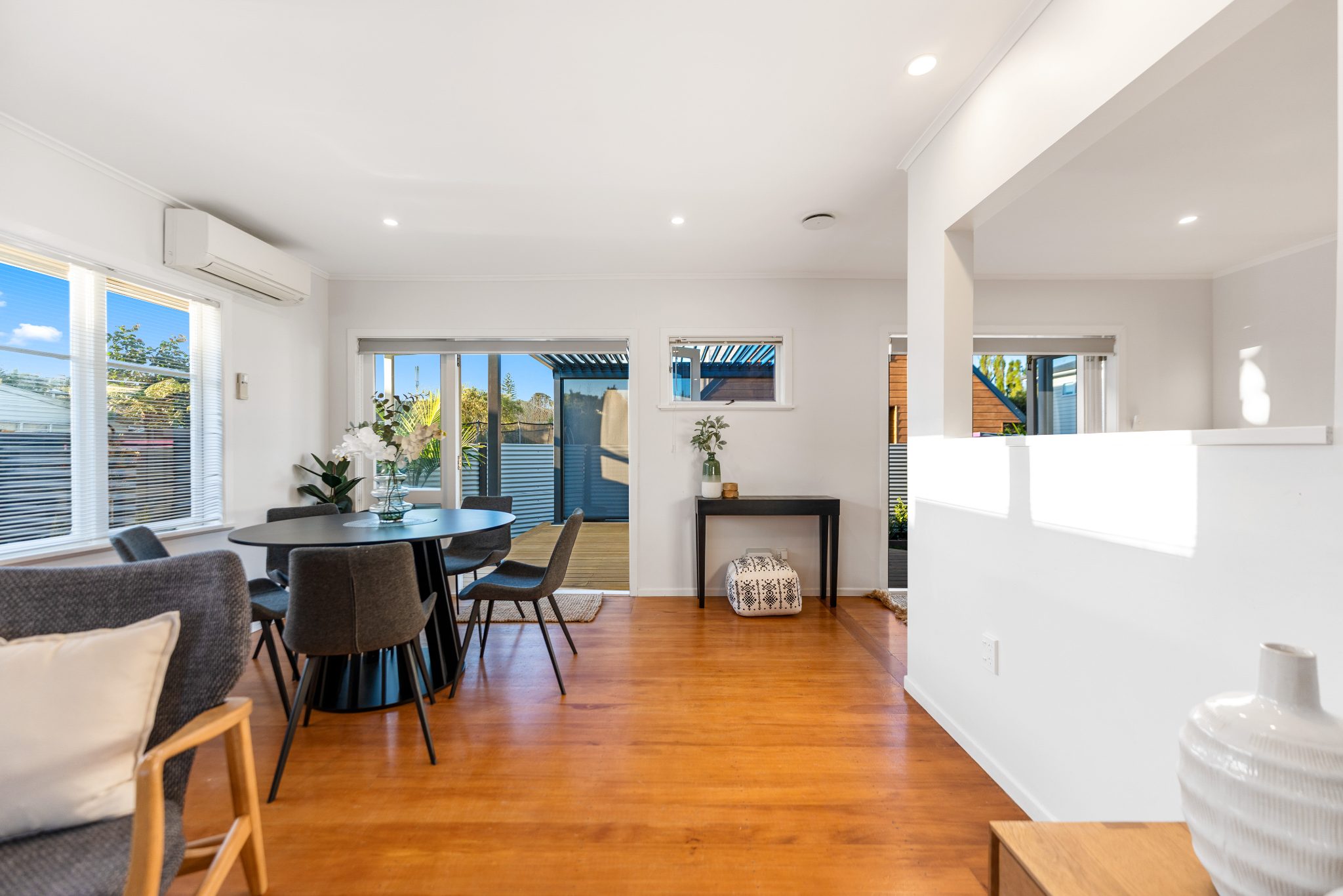 SOLD UNDER THE HAMMER BY TEAM ROBERTS! — slide 32