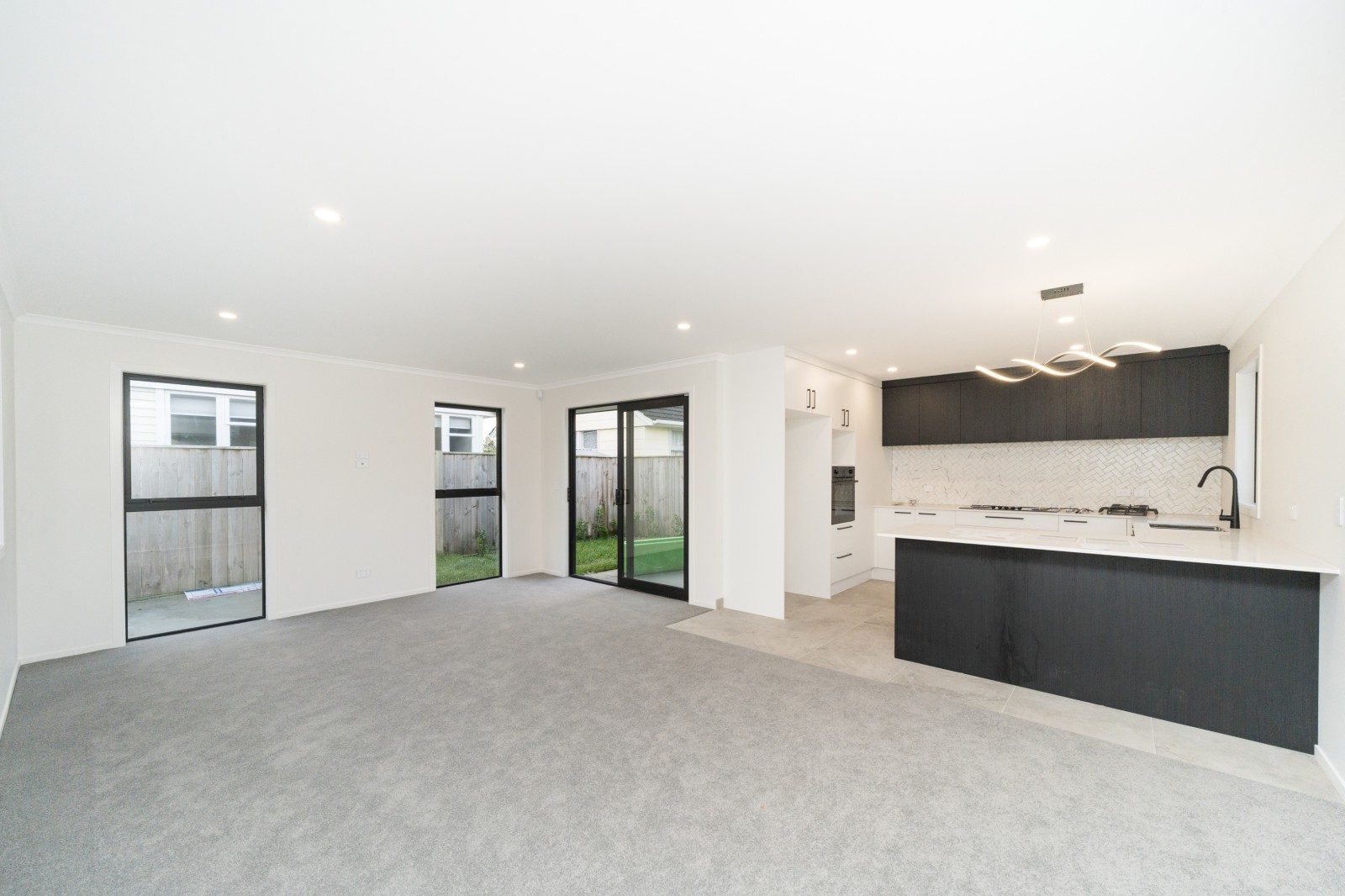 Brand new and ready for you in terrace end — slide 2