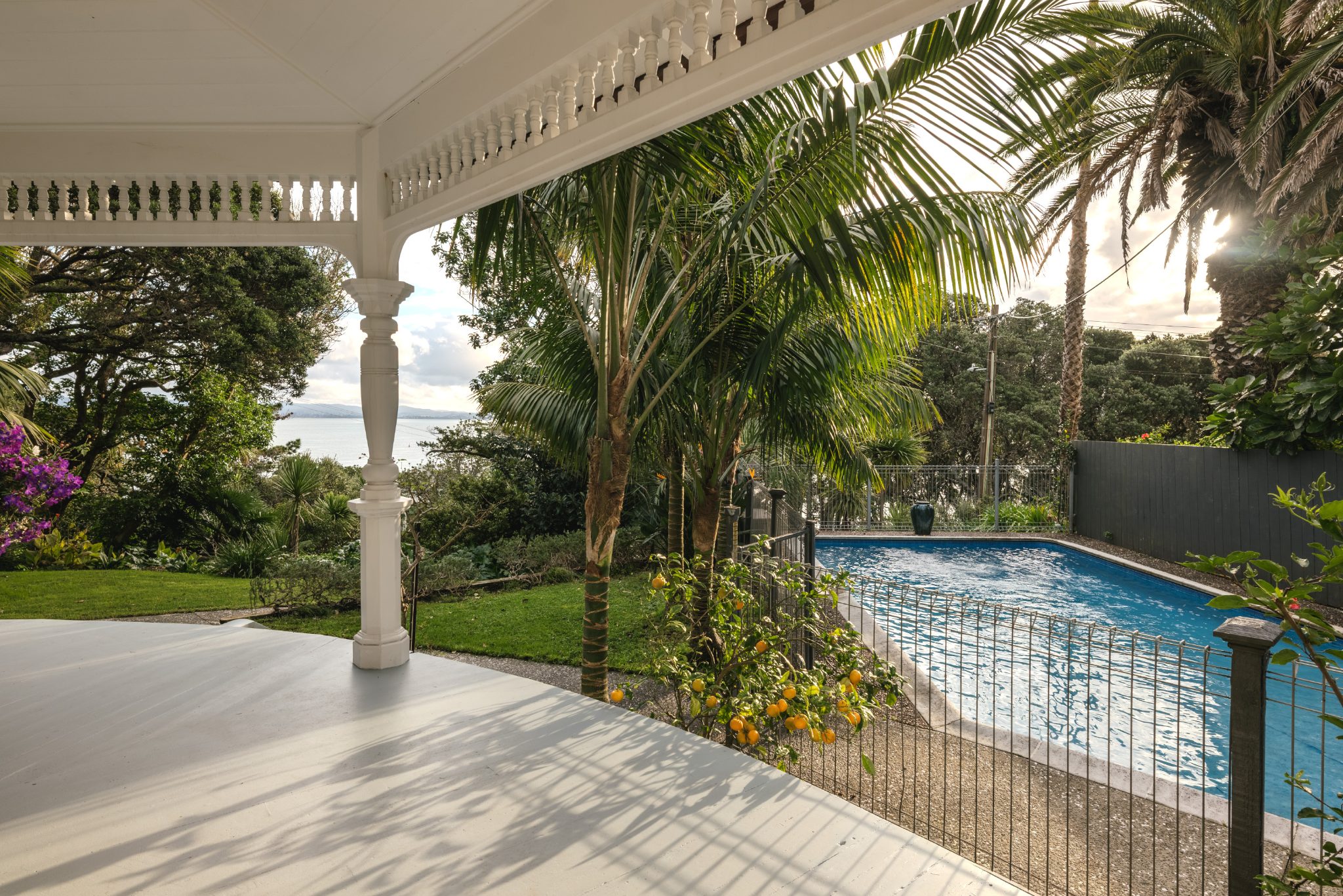 ELEGANT HERITAGE ESTATE ON NORTHCOTE POINT — slide 2