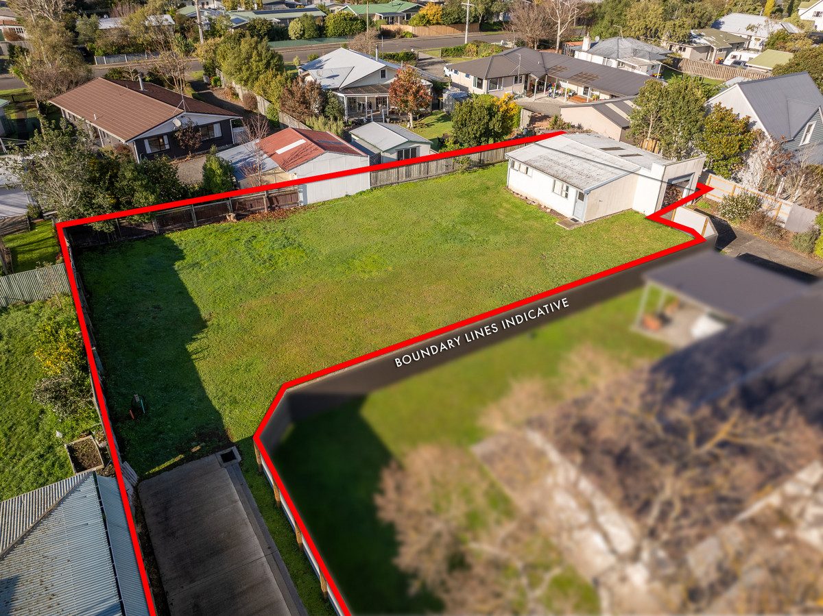 No Covenants & Village Convenience - BEO $299,000 — slide 1