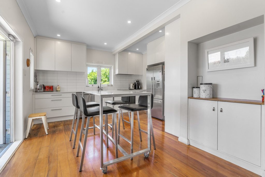 Charming Character Home on 923sqm — slide 2