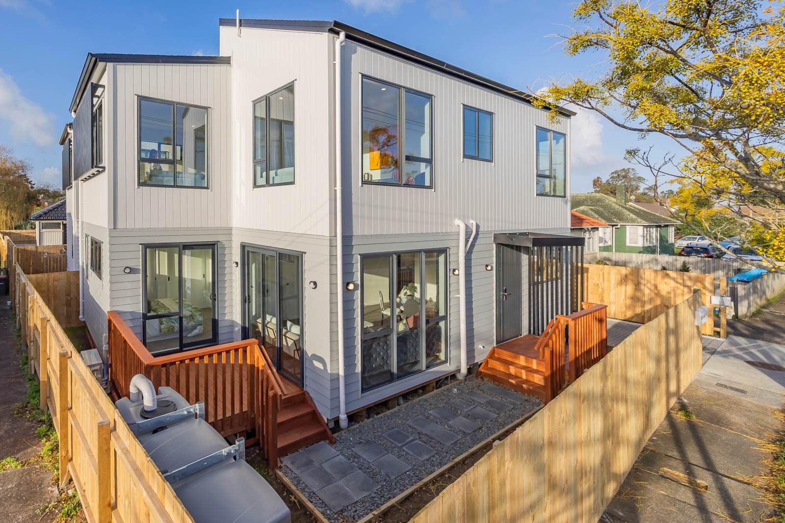 Brand-New Family Luxury, Mount Albert Grammar Zone — slide 1