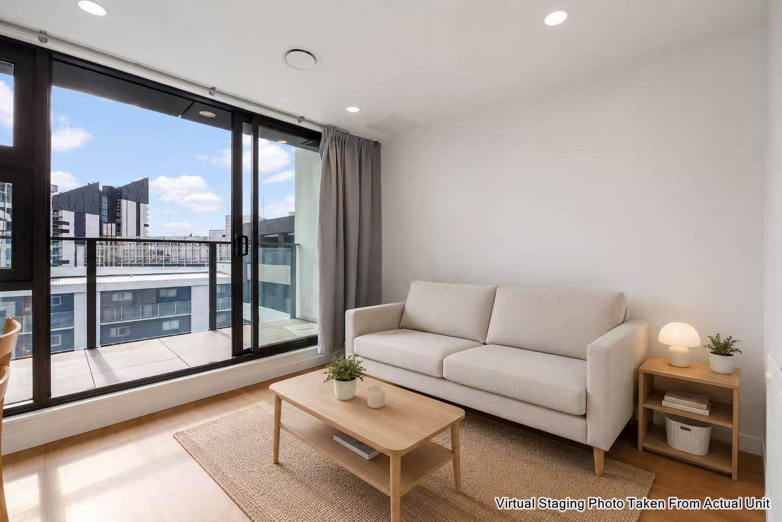 Sharp Price! Modern CBD Living in Queens Square — slide 2