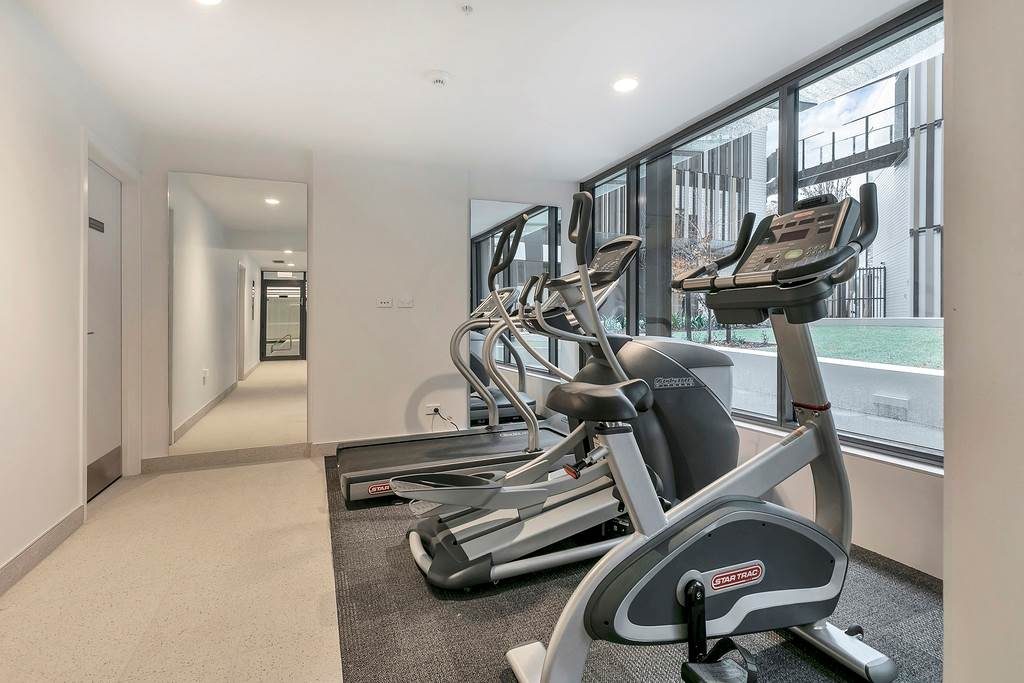 Sharp Price! Modern CBD Living in Queens Square — slide 17