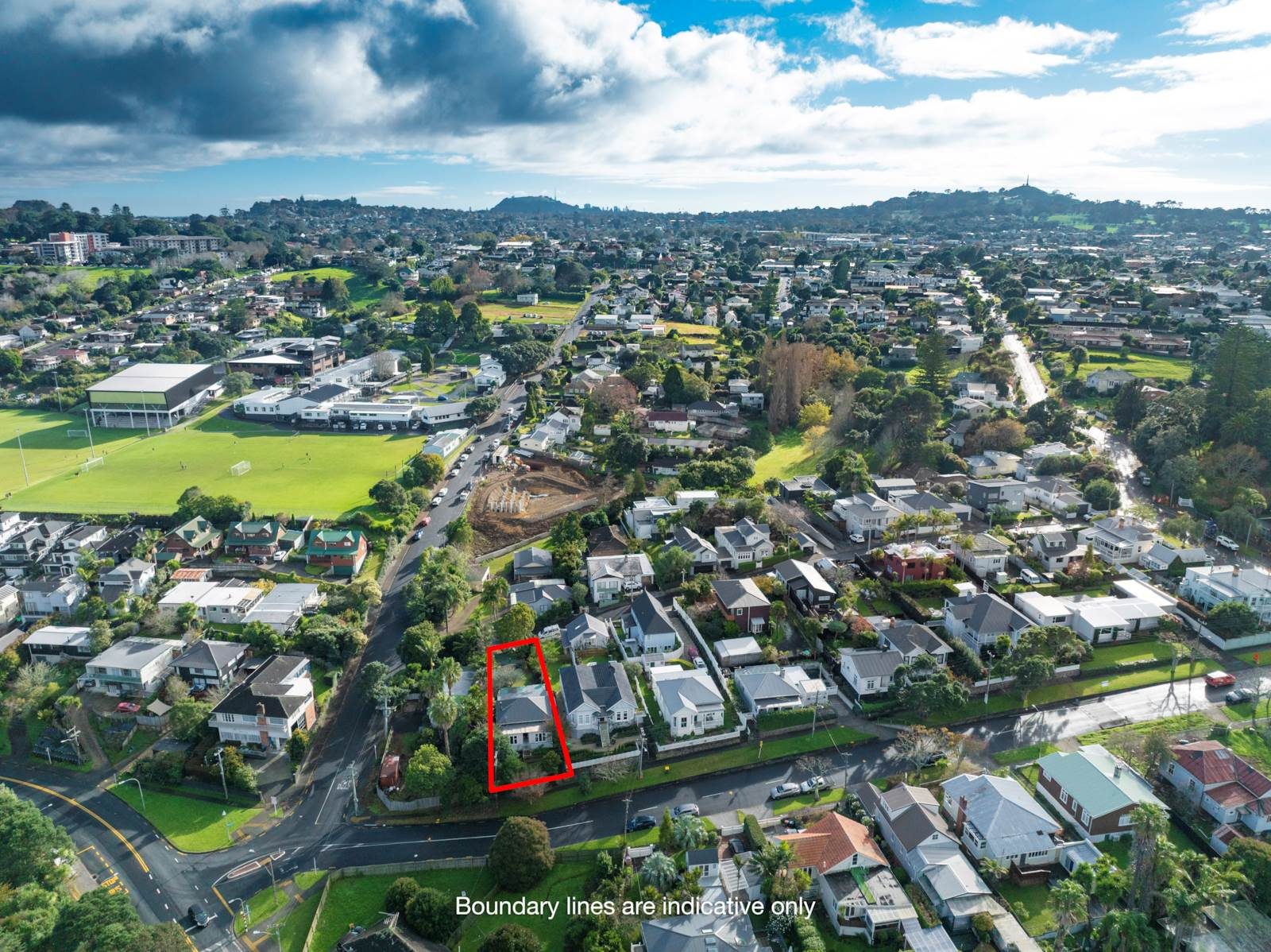 FABULOUS ONEHUNGA OPPORTUNITY — slide 2