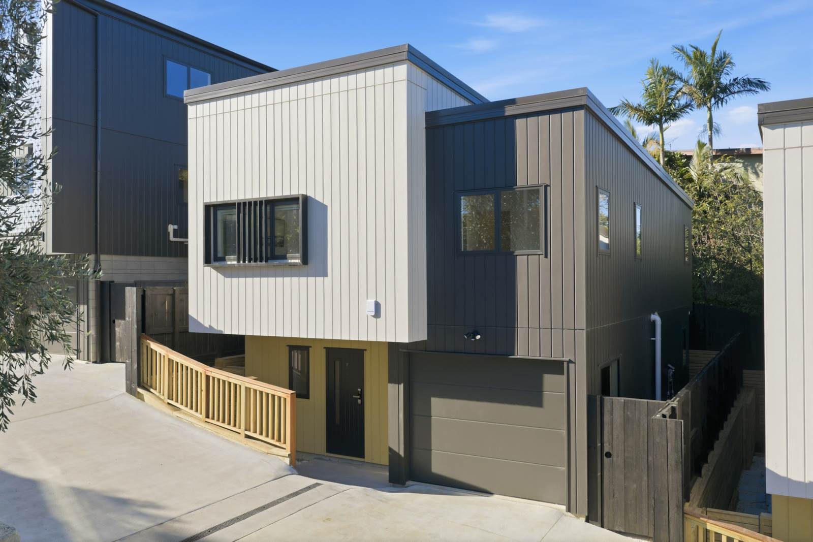 Brand New Freestanding Family Home – Modern L... — slide 2