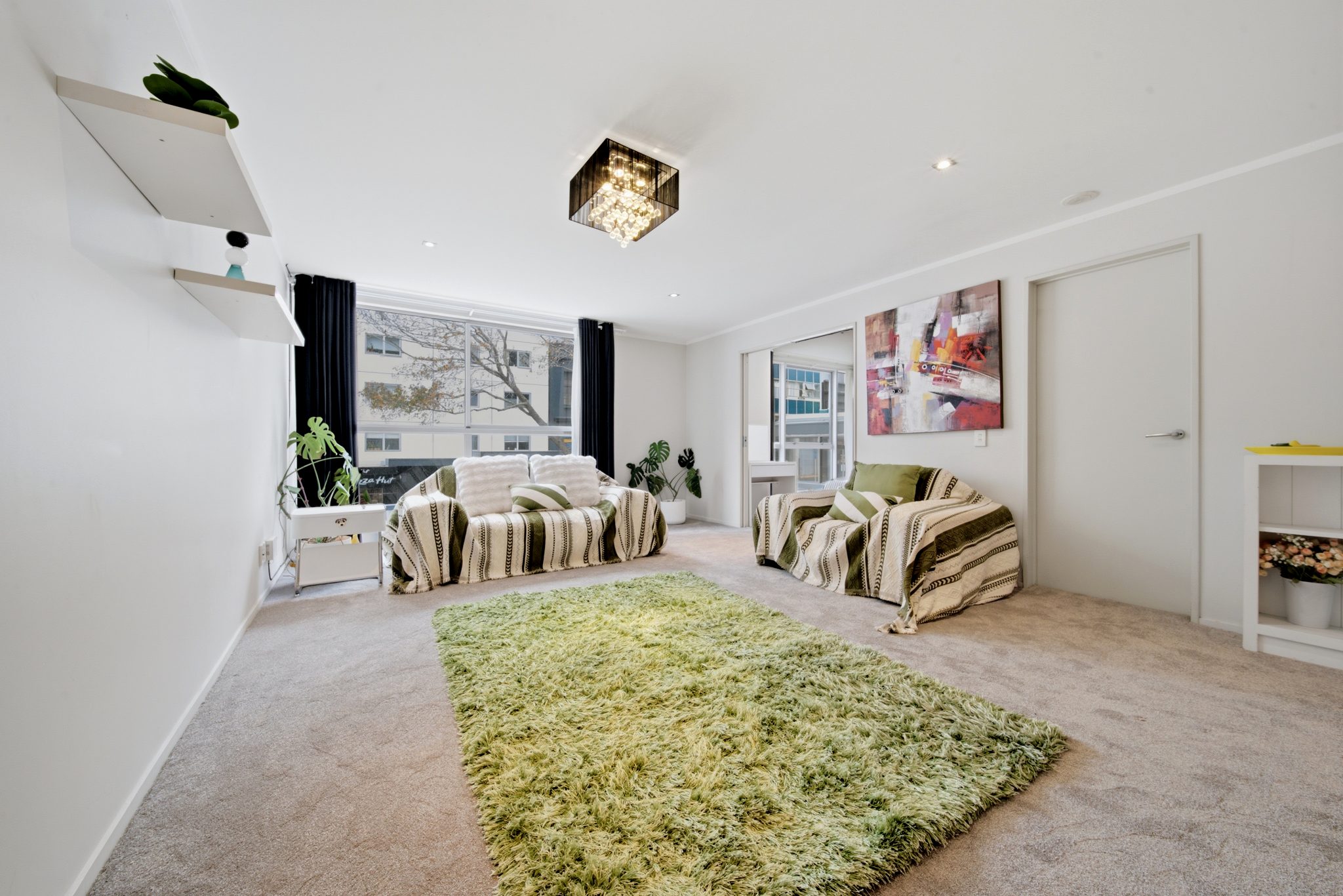 Prime CBD Apartment — slide 1