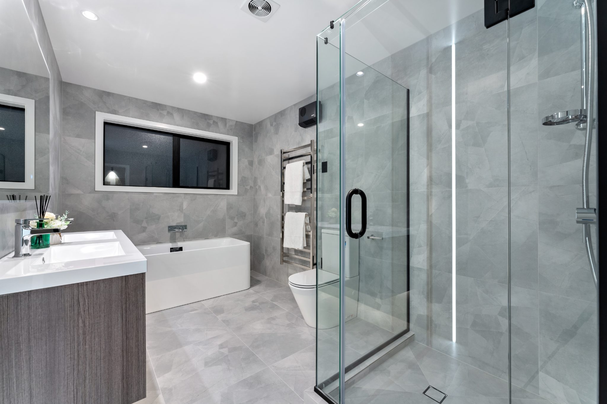 Luxury 6-Bed Living: Rangitoto College Zone — slide 50