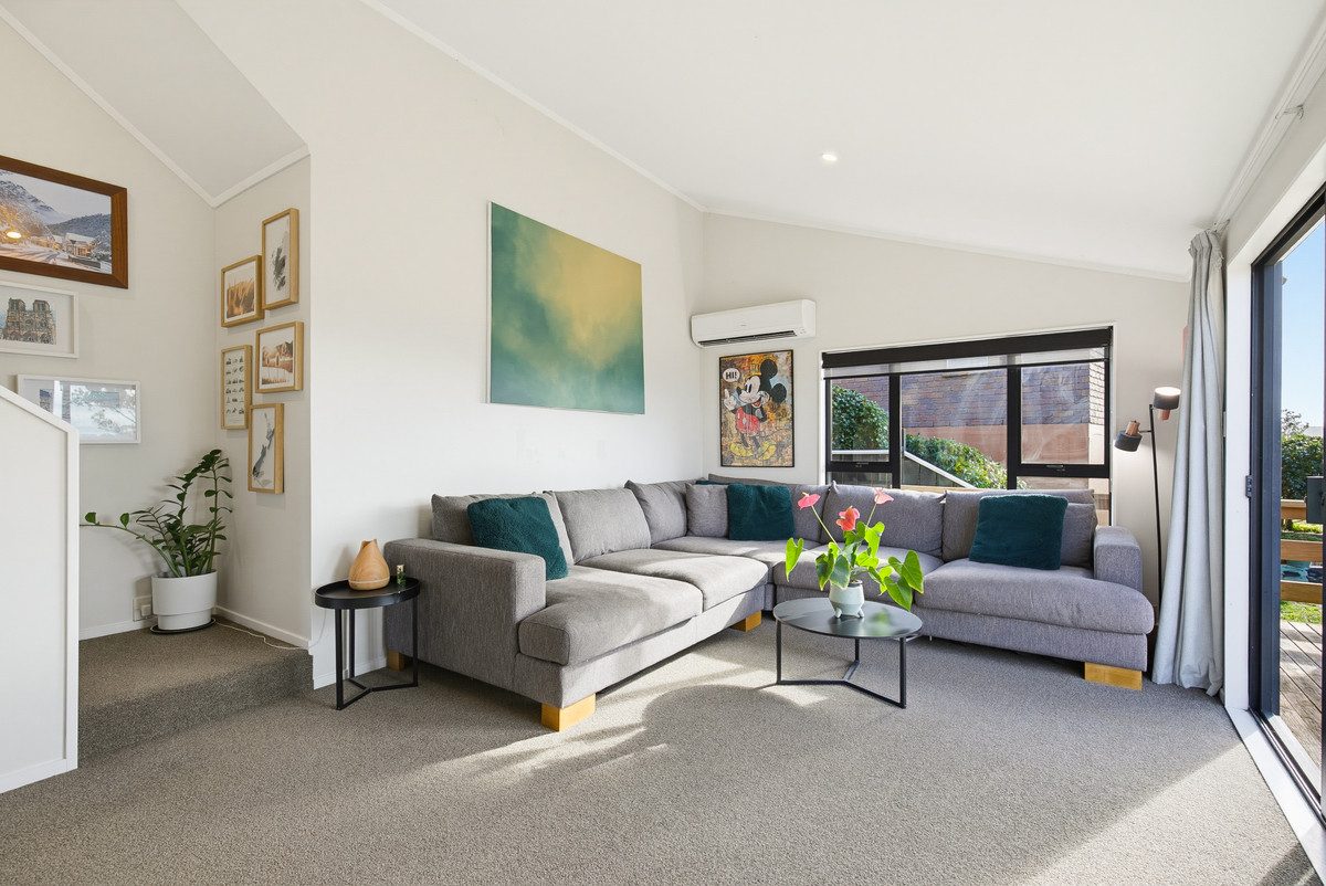 Double Glazed / Move in Ready with Views — slide 2