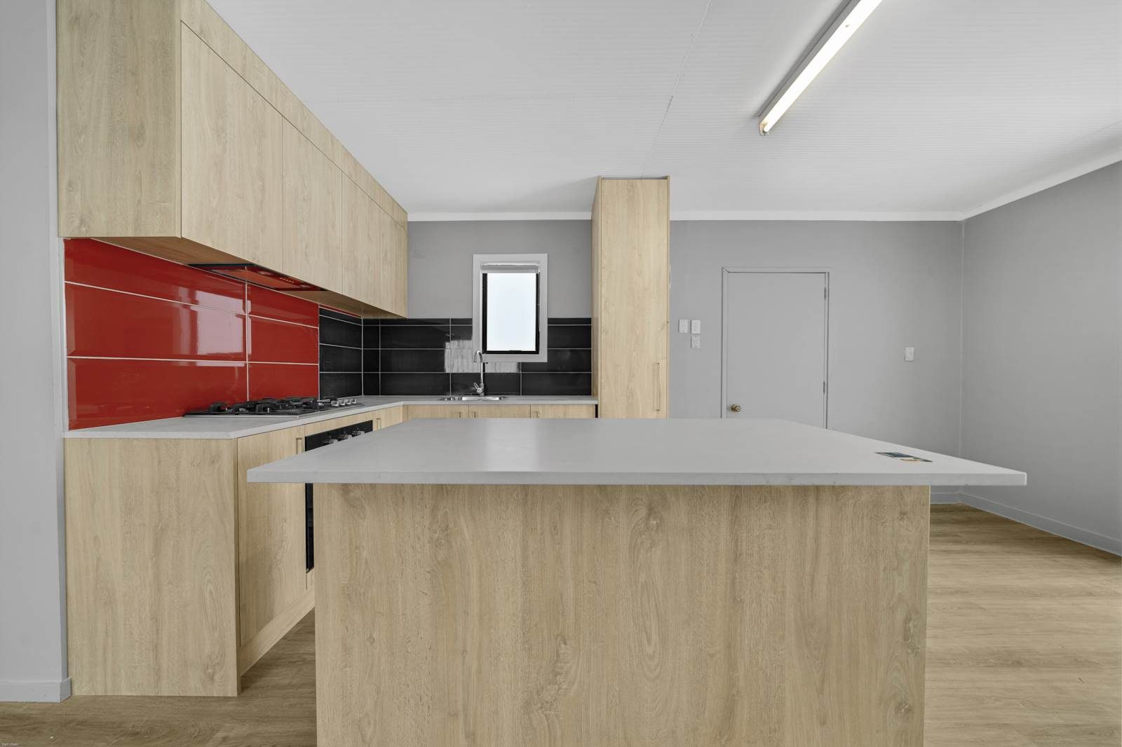 Spacious Home with Room to Grow on 619m² — slide 37