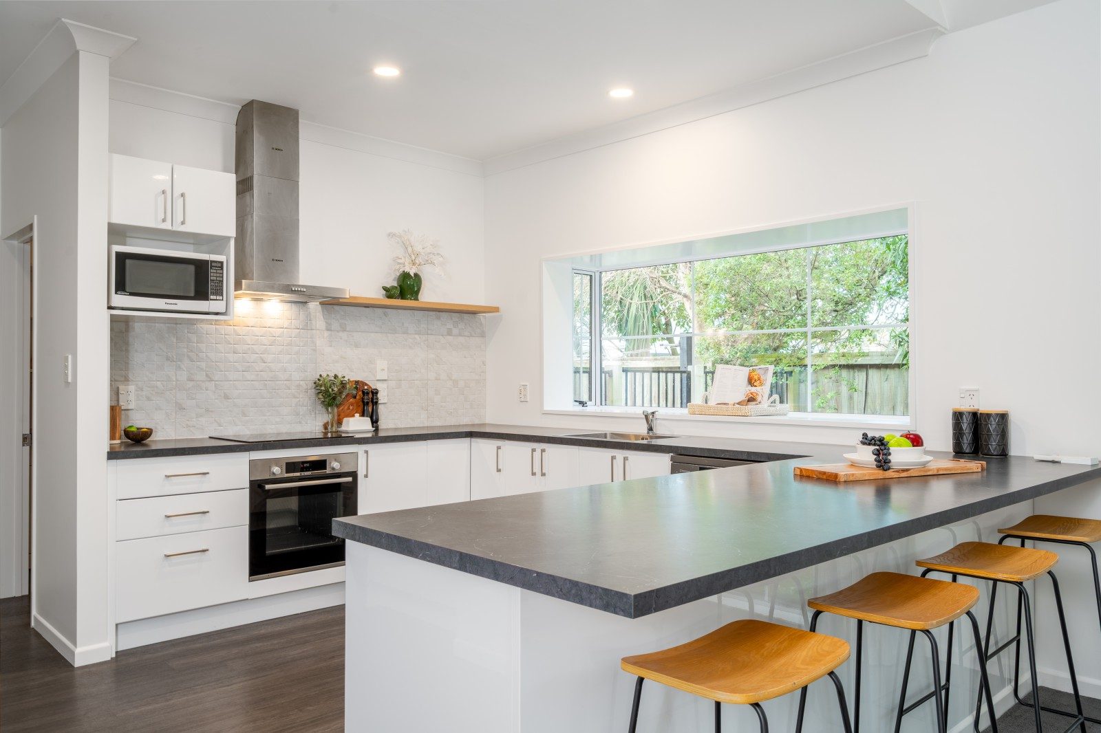 Exceptional family living in Burwood — slide 2