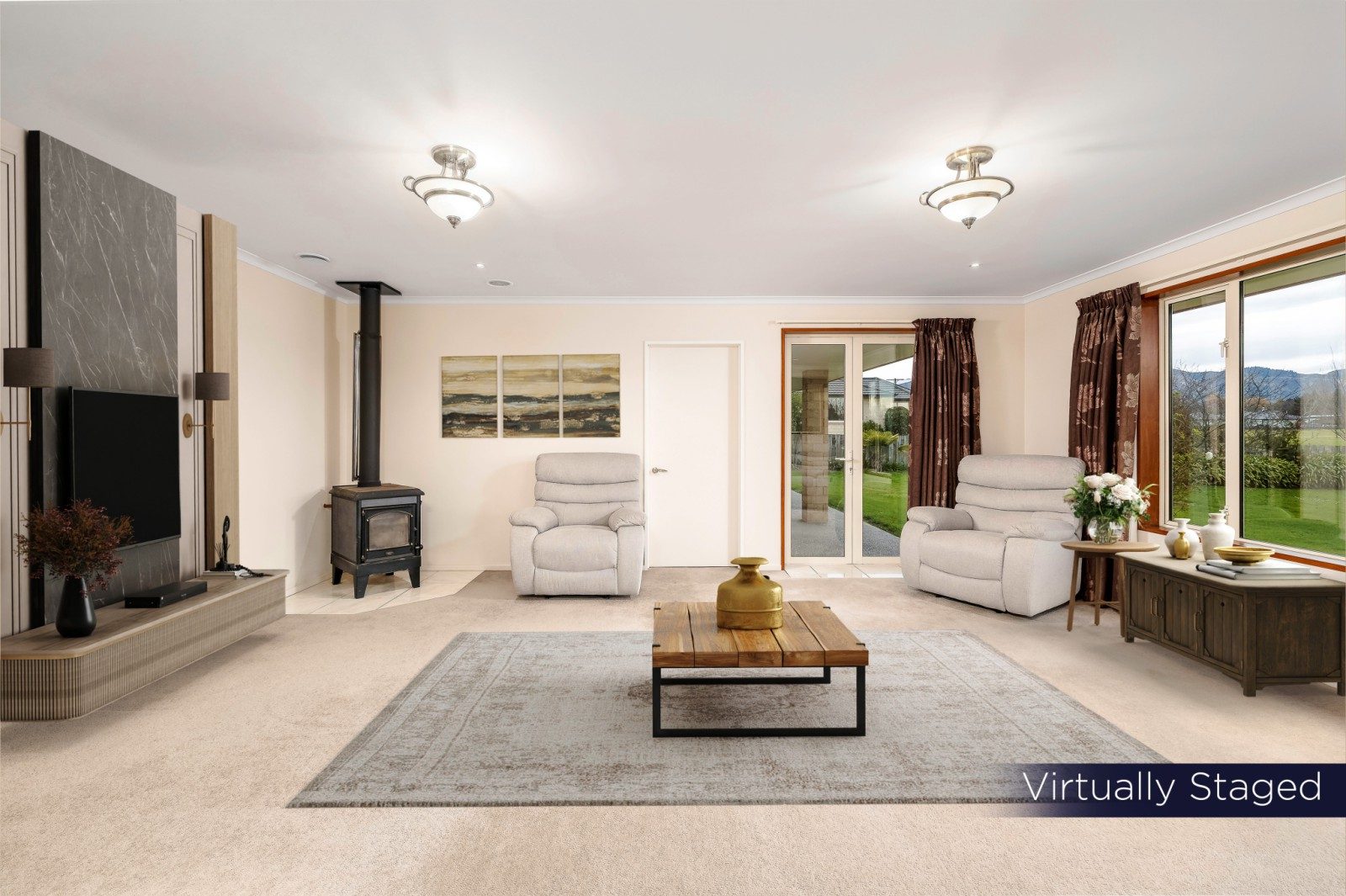 Sweeping views with space to grow — slide 2