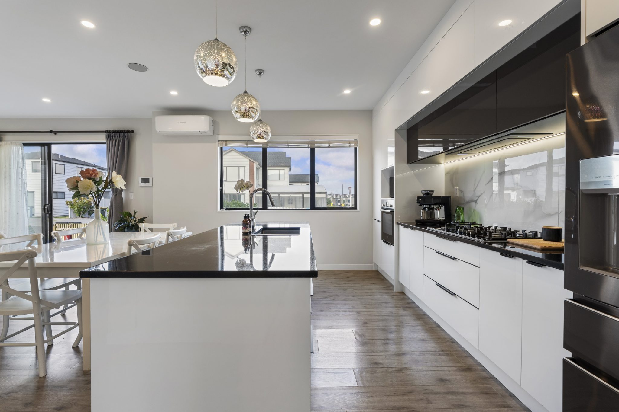 Enquiry Over $999,000 - View Now! — slide 2