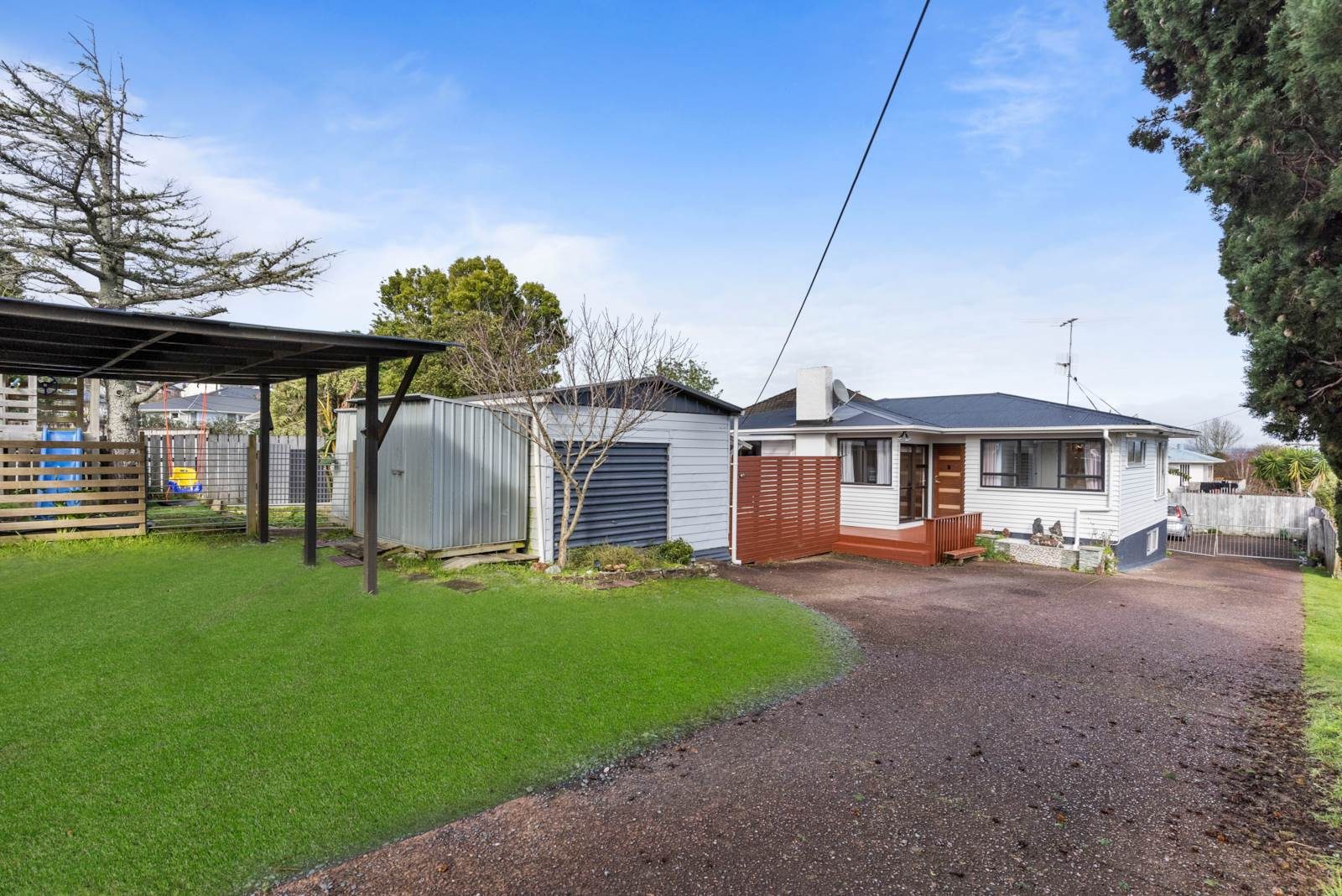 Spacious Family Home with Extra Rooms & Potential — slide 28
