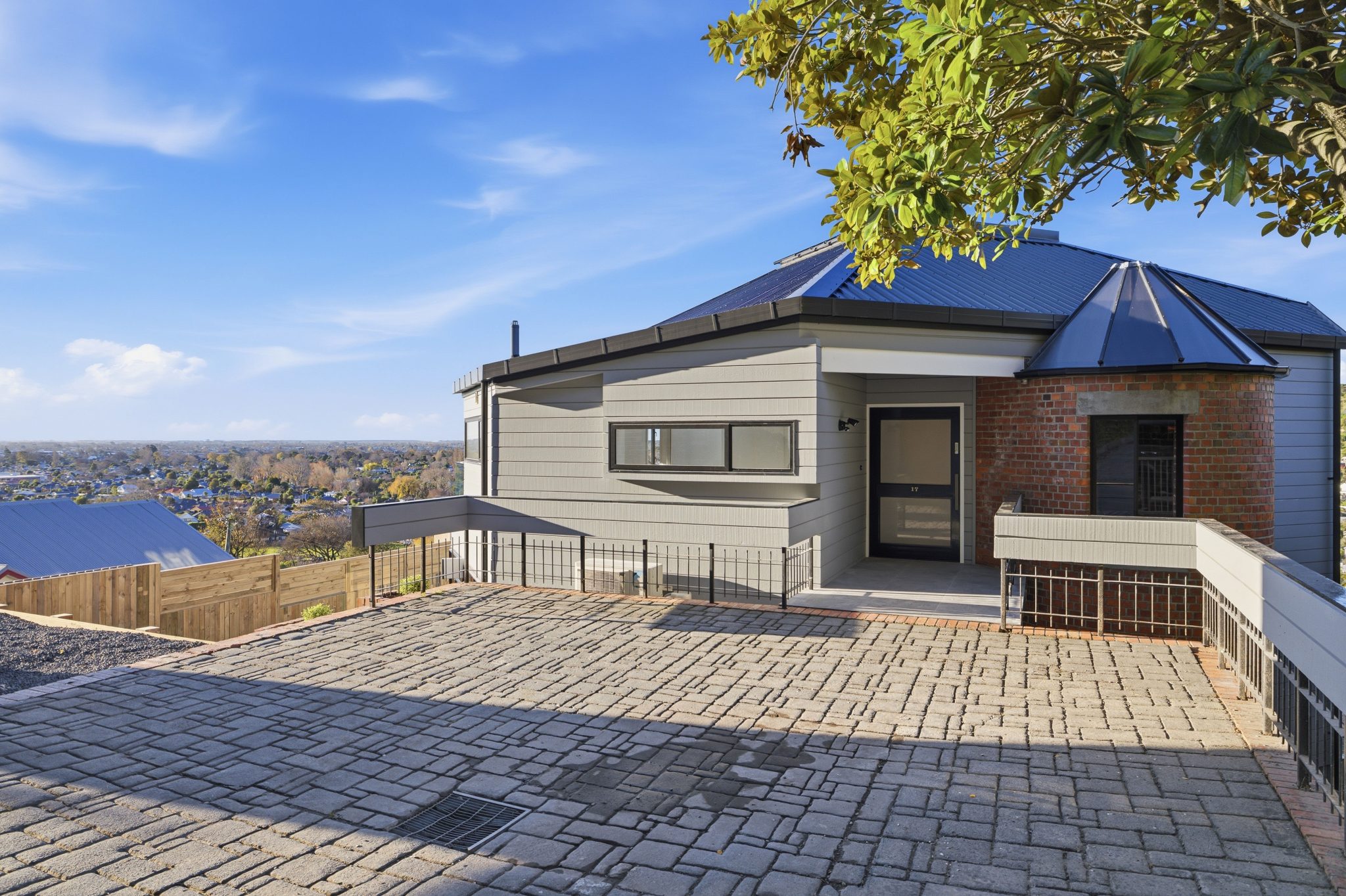 Big Home, Big Views, Big Lifestyle! — slide 32