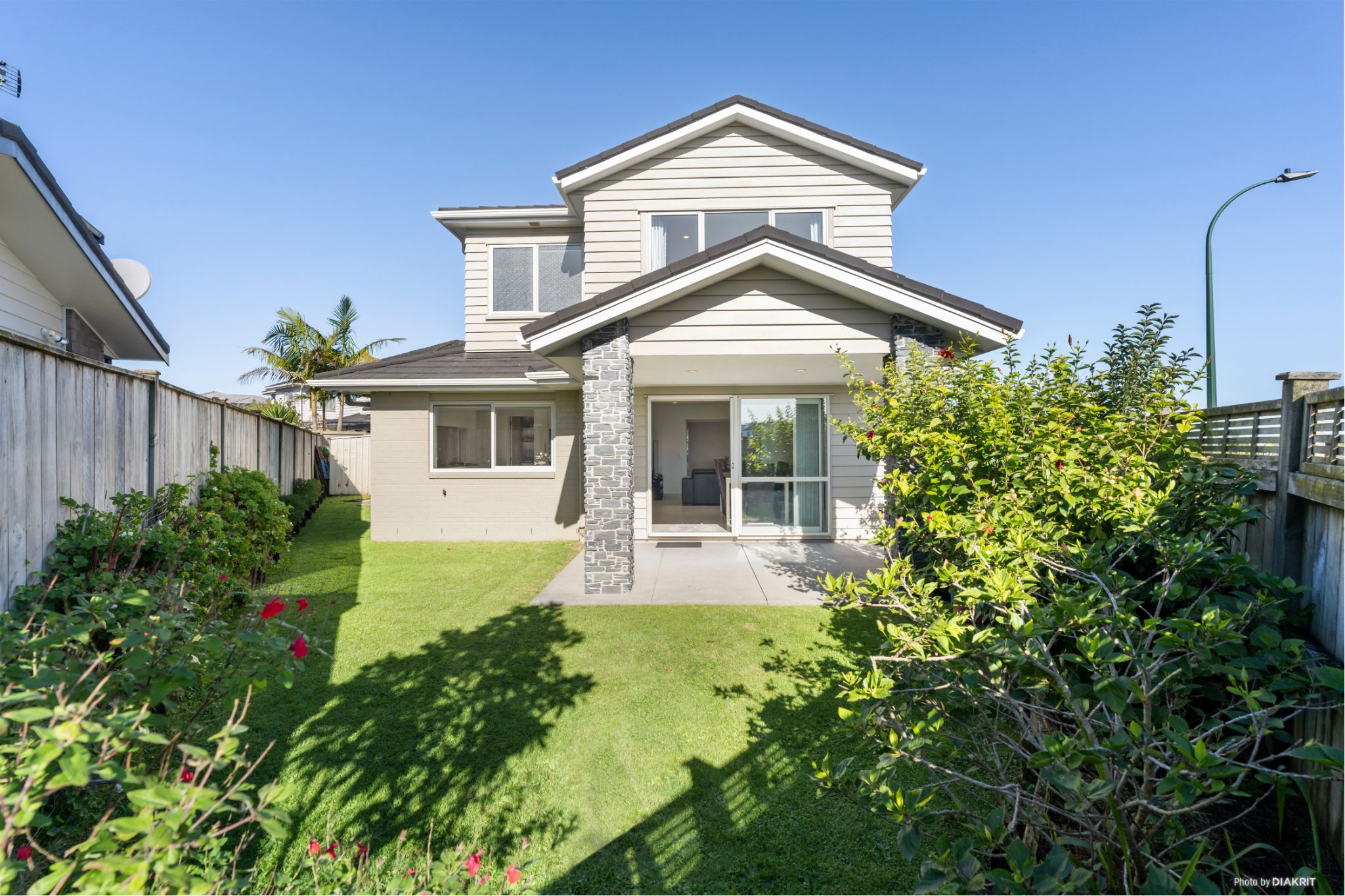 Triple Garage, Reserve Views, Prime Location — slide 2