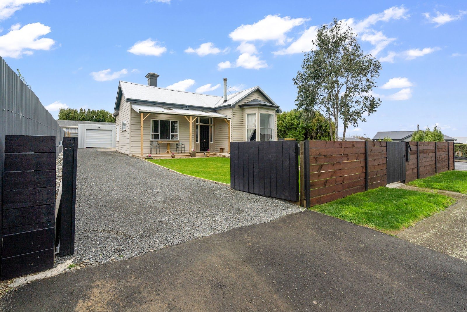 Renovated and Ready With Large Garaging! — slide 22