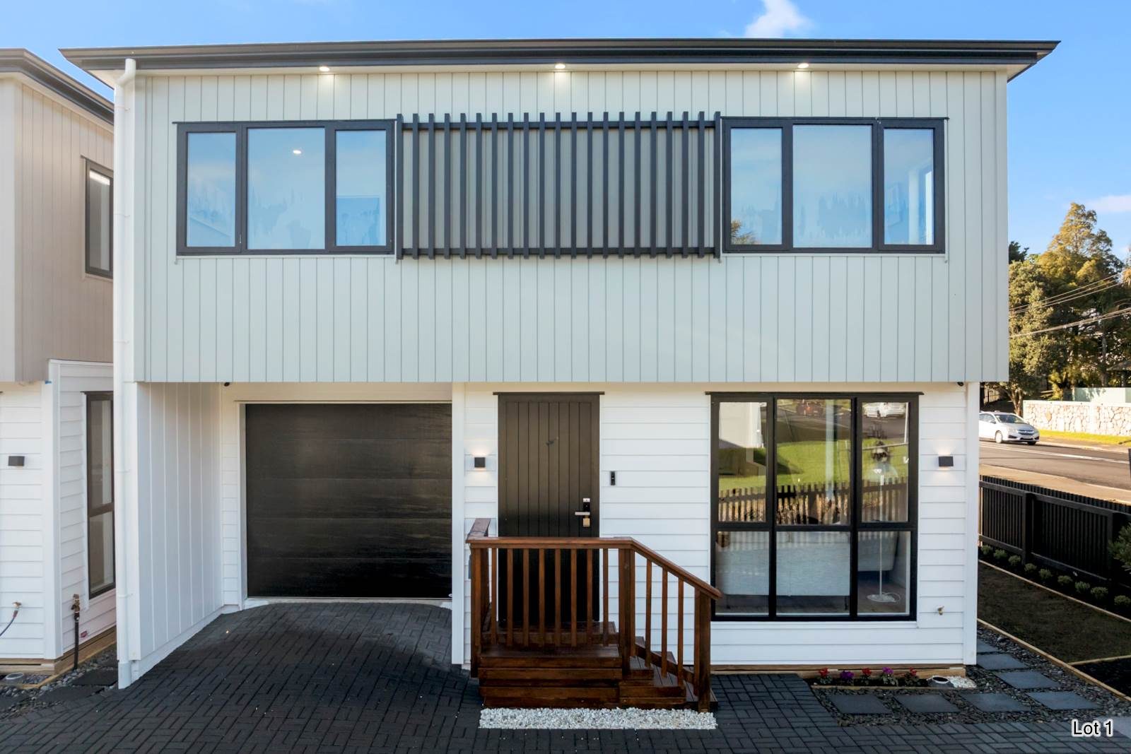 3 Beds + 1 Media Room - Standalone & Freehold — slide 1