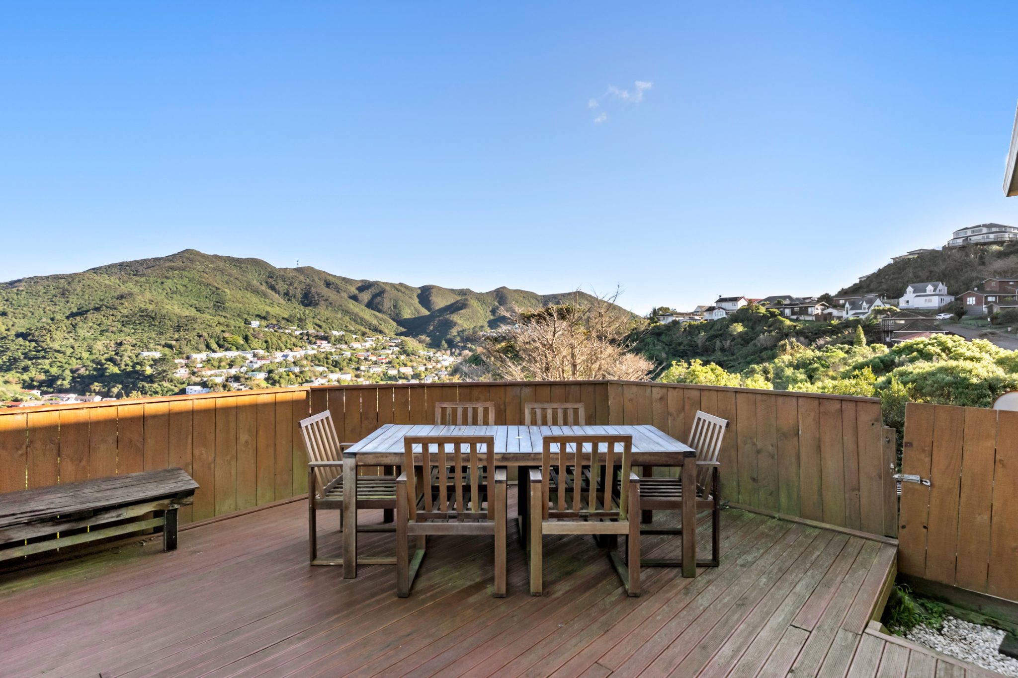 Sunny Karori Living with an Elevated Outlook — slide 2