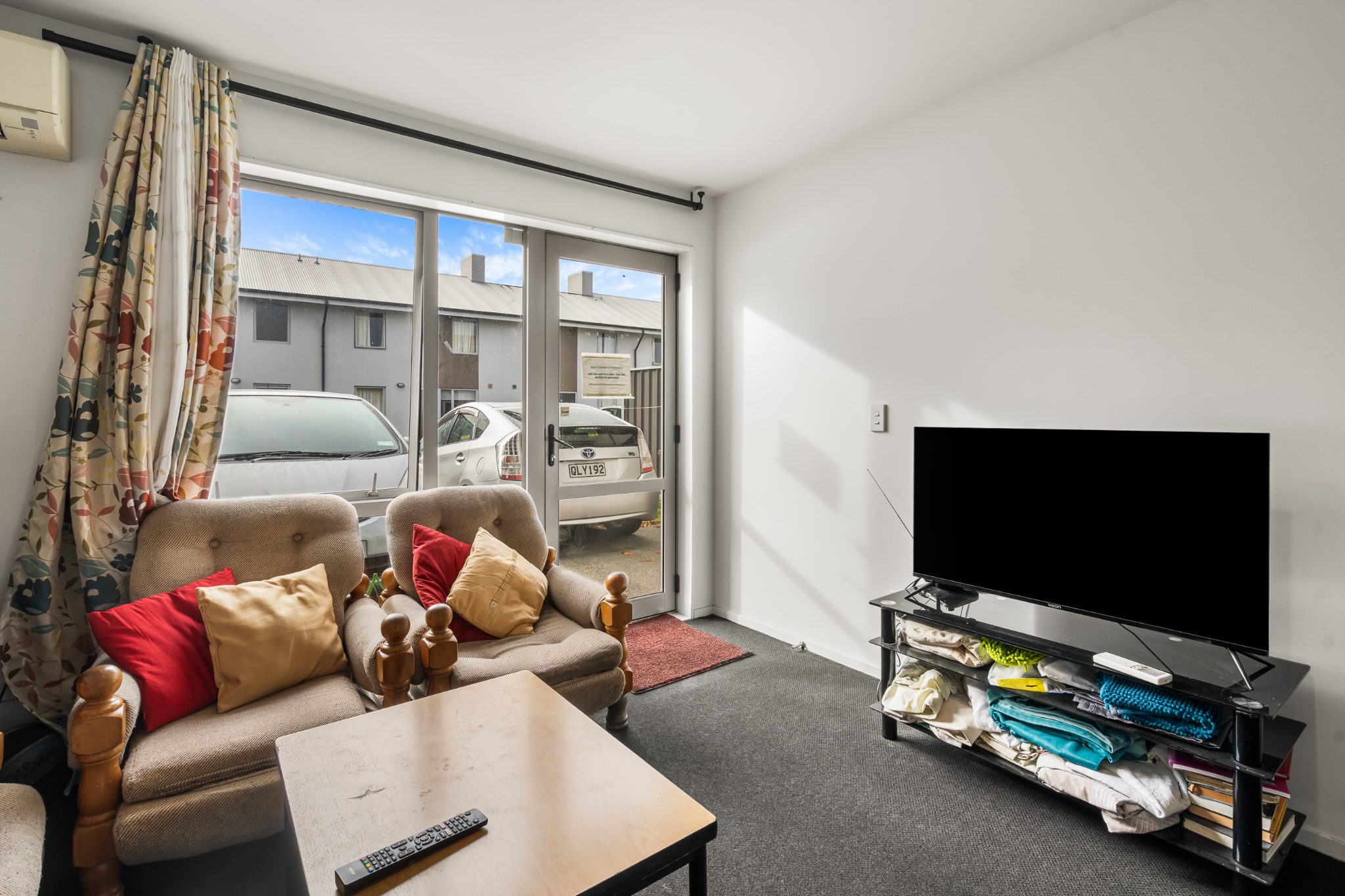 Six Bedrooms, Rental Appraisal $850-$870 p/w — slide 2
