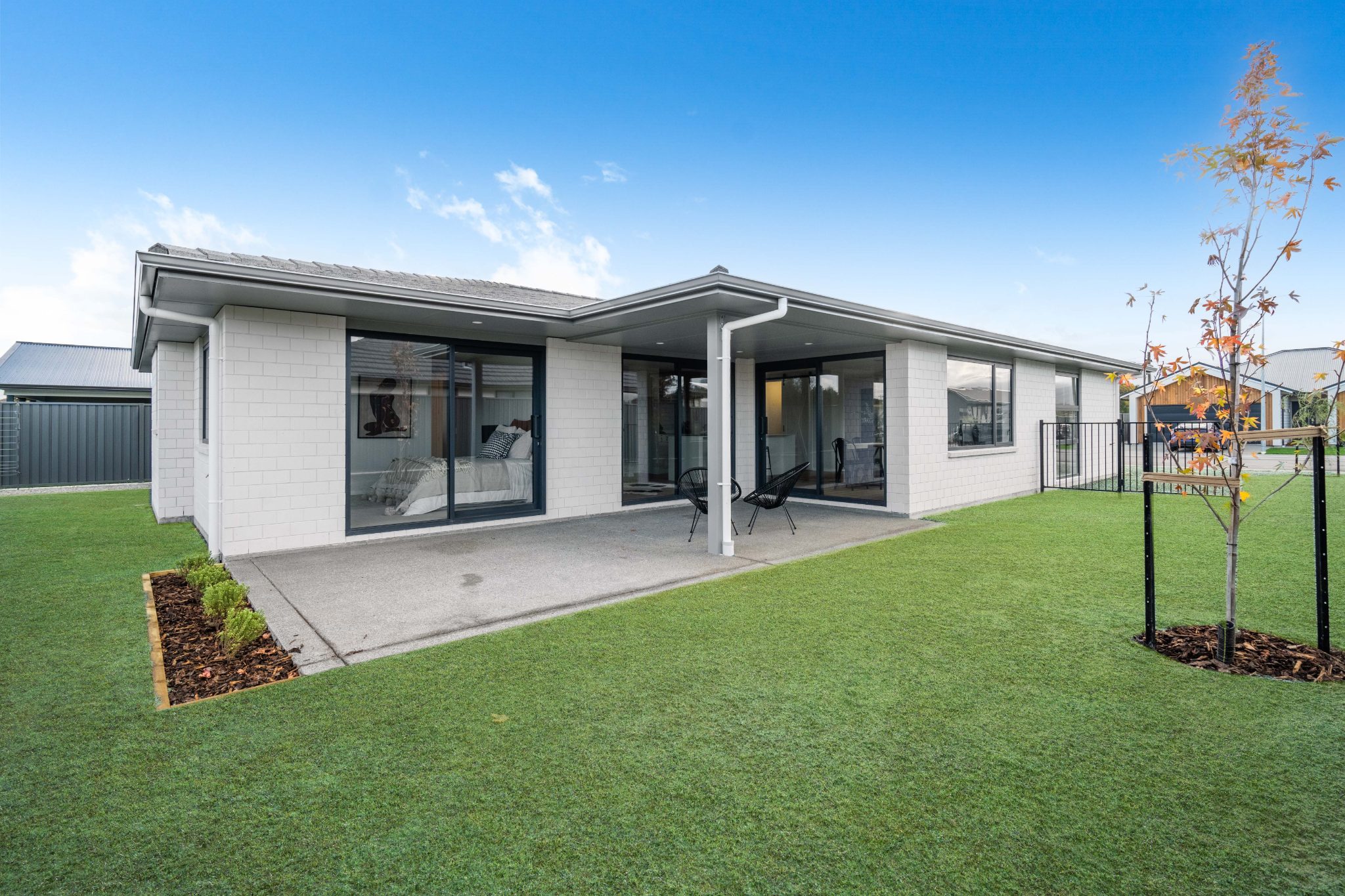 Near New Executive Living!!! BEO $889,000 — slide 2