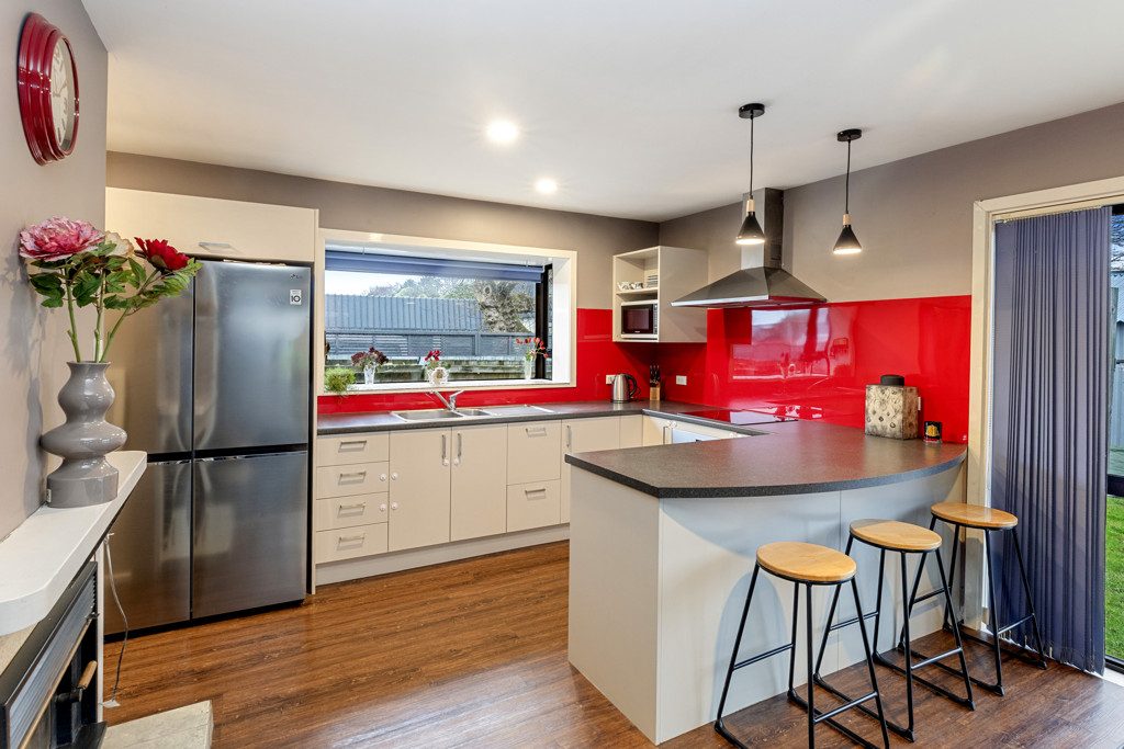 A Family Favourite On 822m2 Section! — slide 2