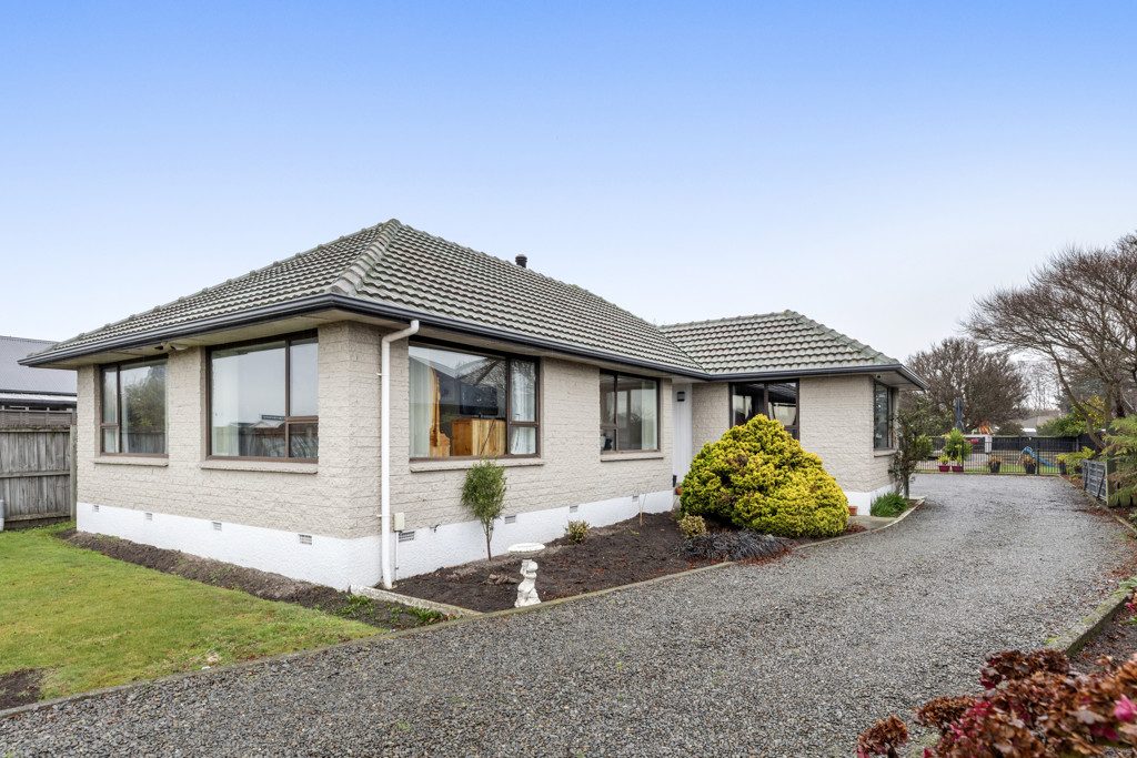 A Family Favourite On 822m2 Section! — slide 16