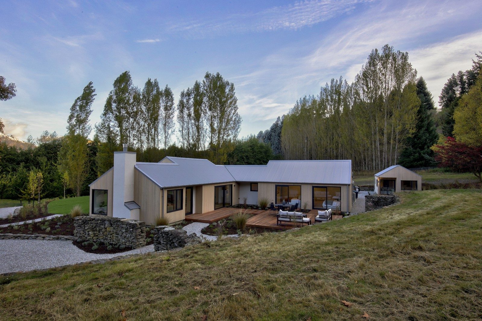 Luxury living, perfectly positioned — slide 24