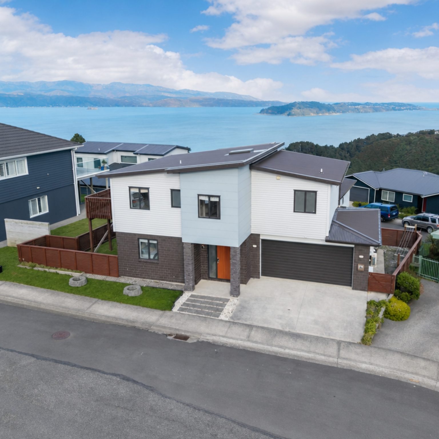Harbour Views, All-Day Sun & Easy-Care Living — slide 14
