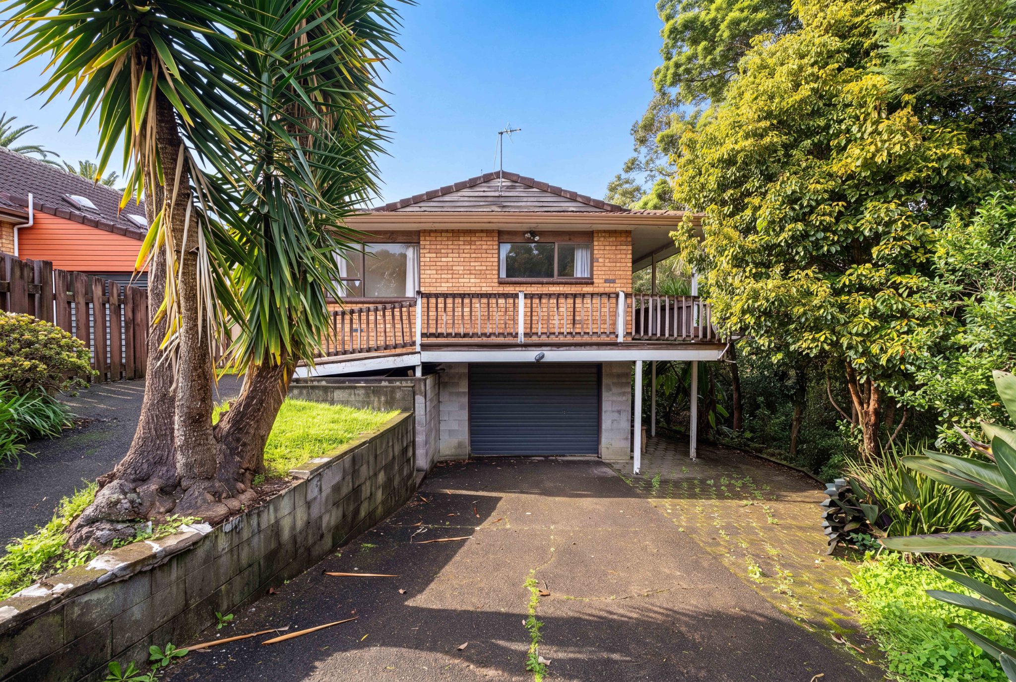 MORTGAGEE SALE Renovator's Dream. — slide 2