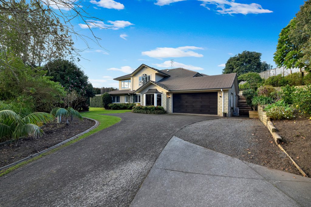 Big on Lifestyle - Big on Garaging - Big on Appeal — slide 2