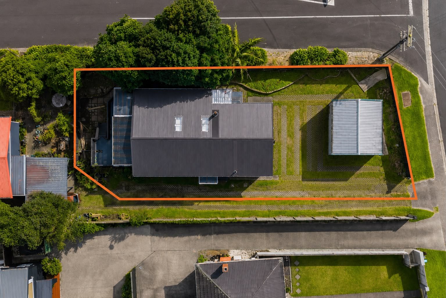 Freehold Corner Section with Beautiful Views — slide 2