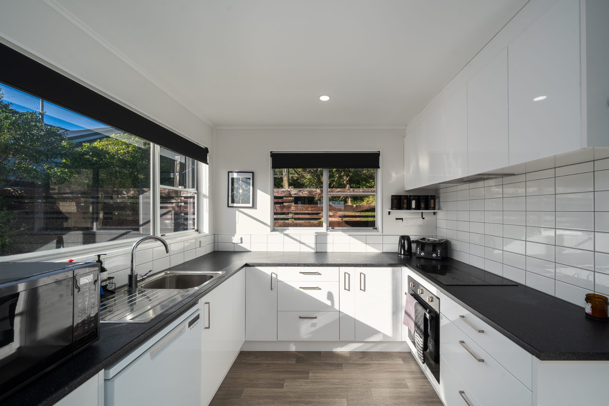 Modern 4 Bedroom Home in Newlands — slide 2
