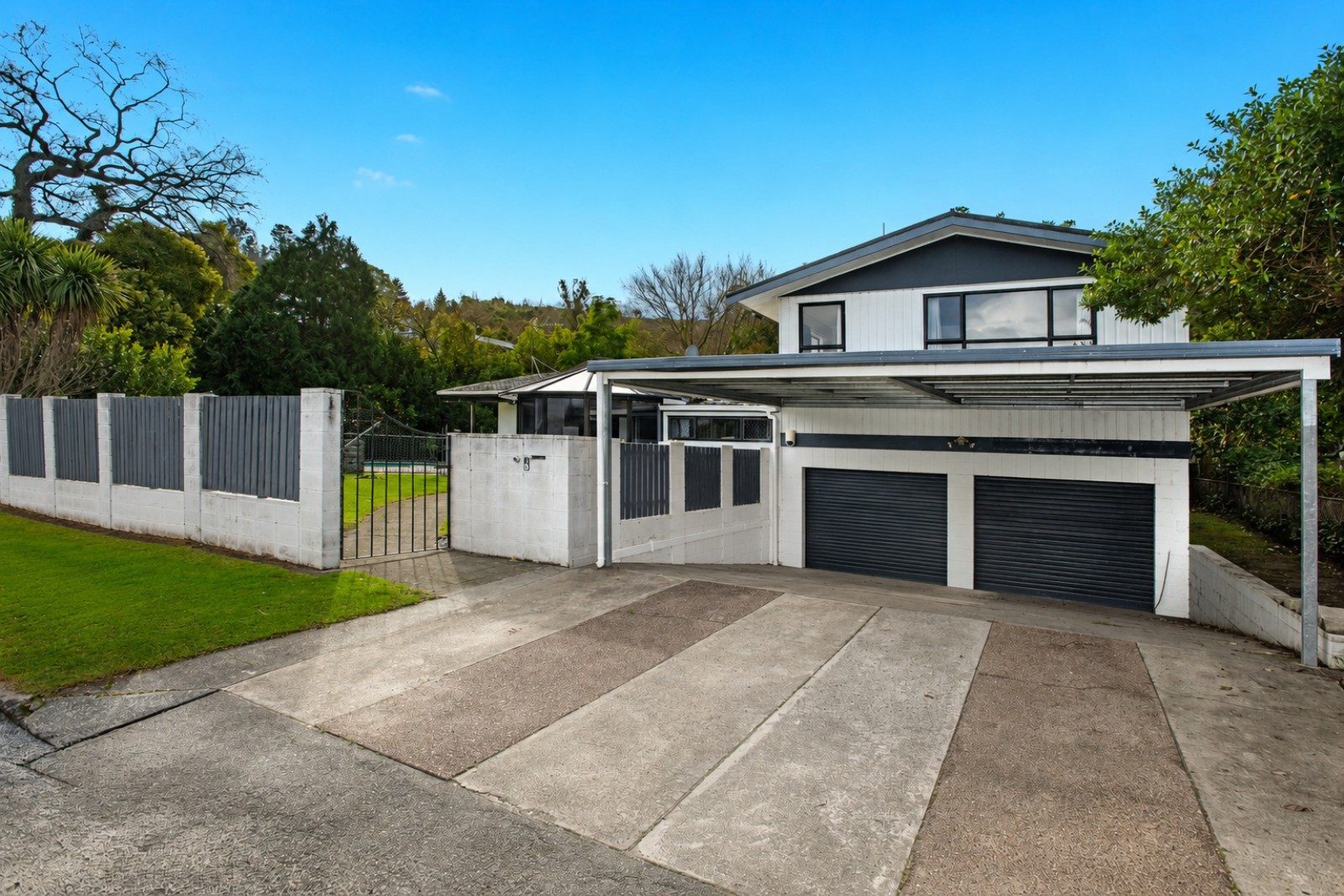 Spacious Family Living in Sought-After Whataupoko — slide 2