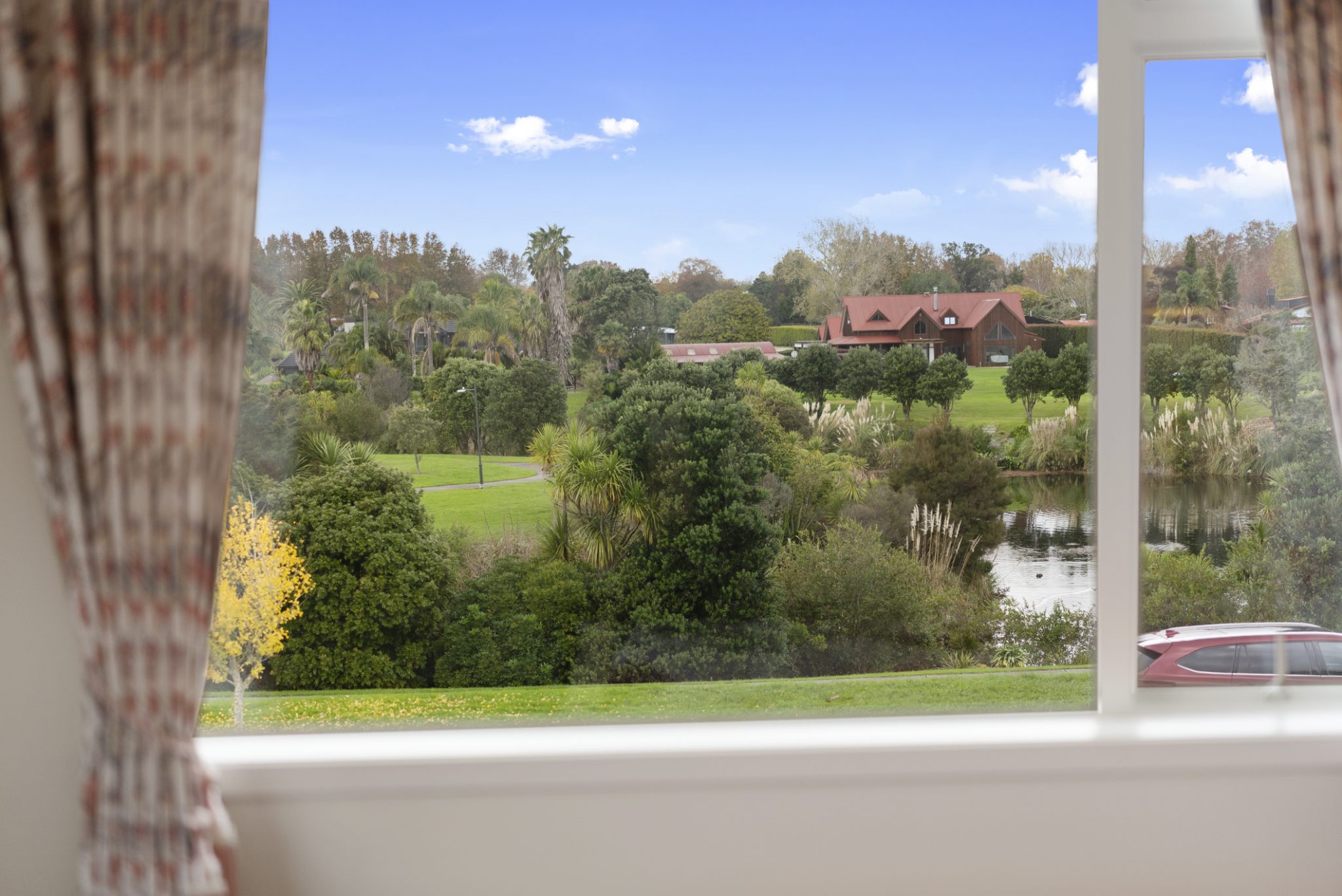 Luxury Living, Landscaped to Perfection — slide 27