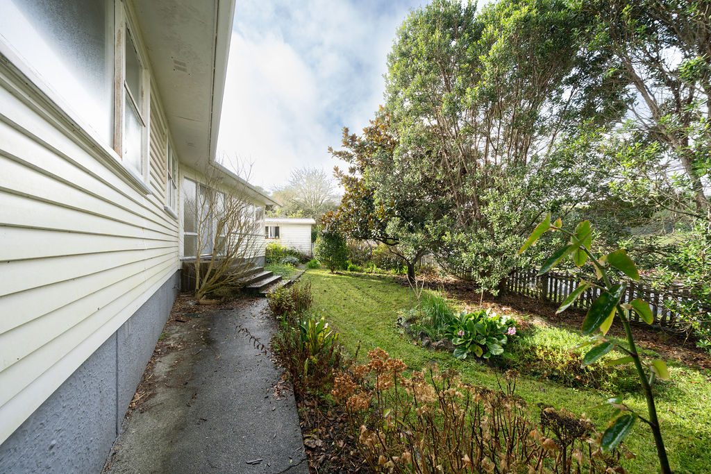 Classic Weatherboard Home - Renovator's Delight — slide 18