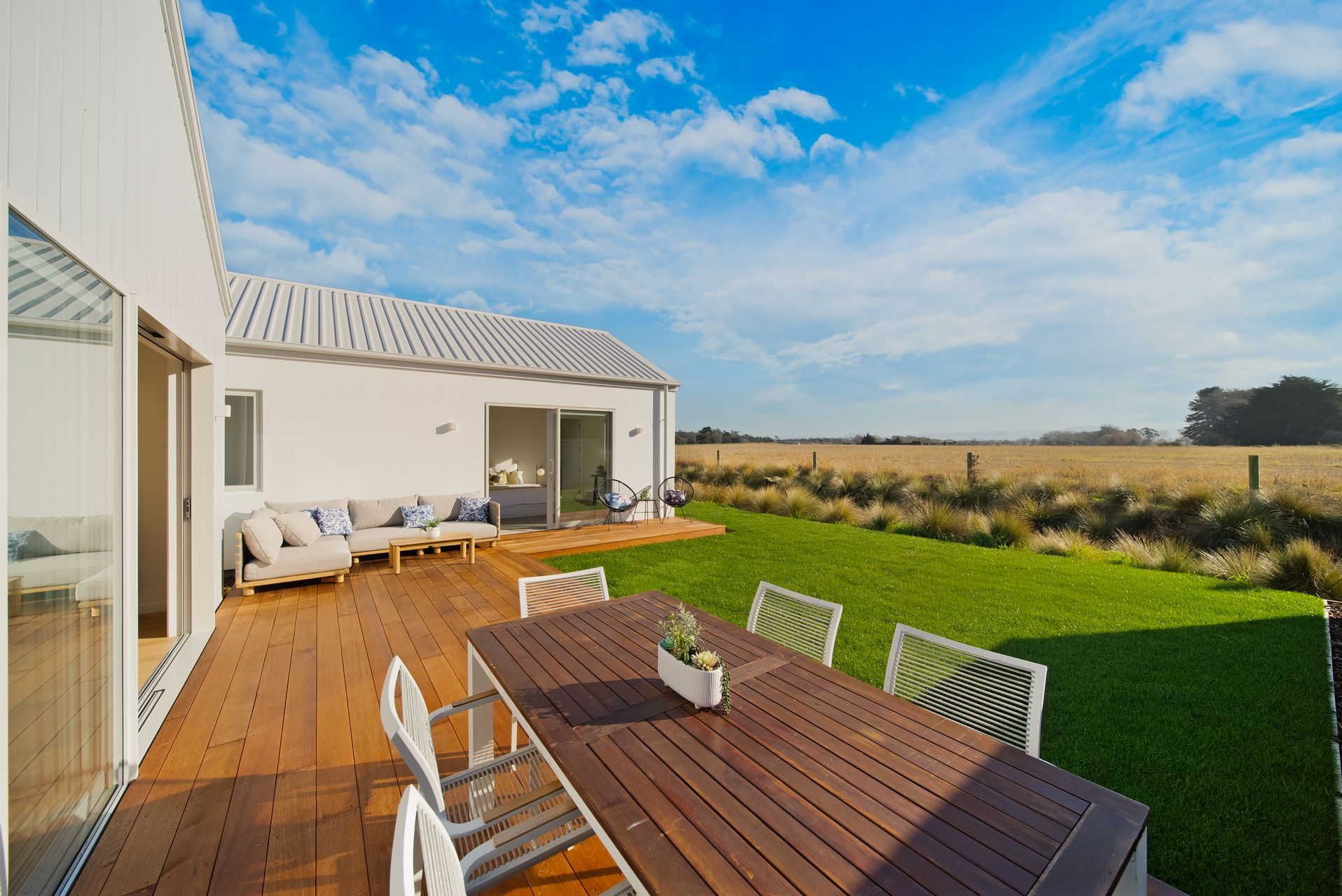 Designer Home, Expansive Rural Outlook — slide 1
