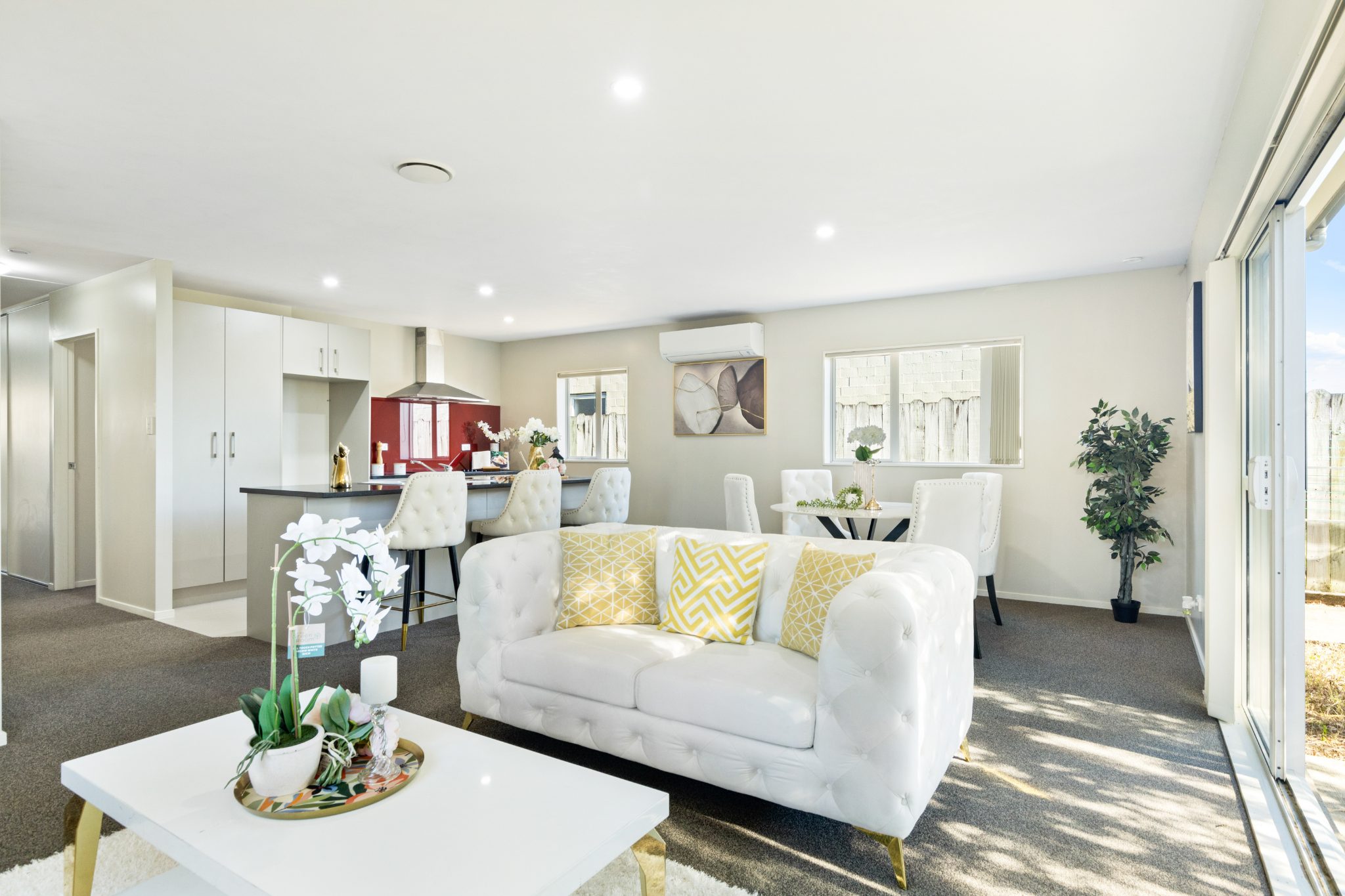 Affordable Single Level in Addison Must SELL! — slide 2