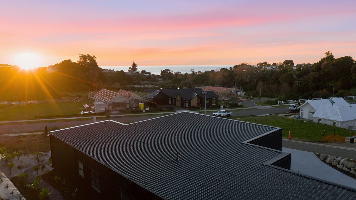 Move in ready with sea views! — slide 35